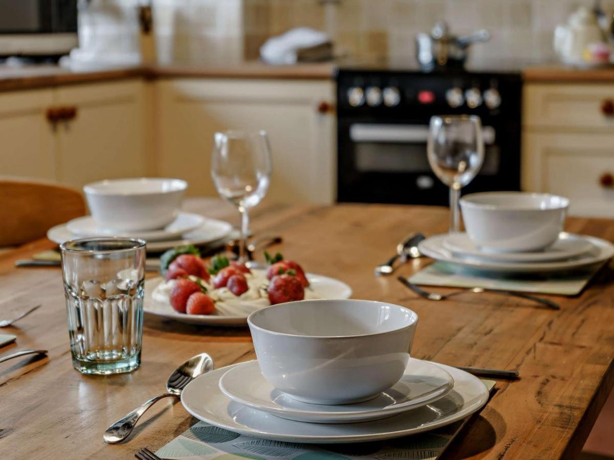 Cosy & historic 2 bedroom Elizabethan cottage view 5
