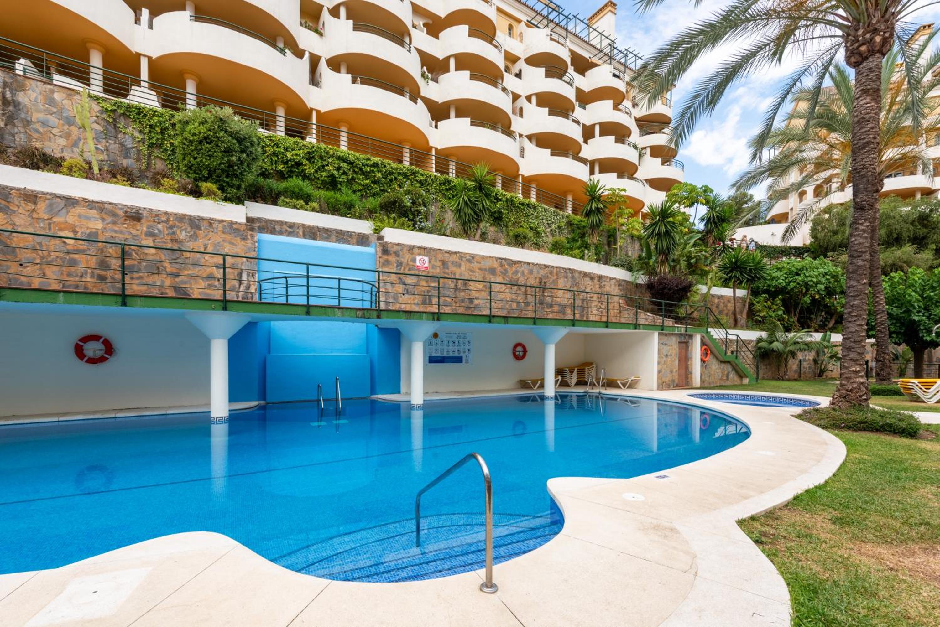 Puerto Banus Penthouse Duplex corner apartment