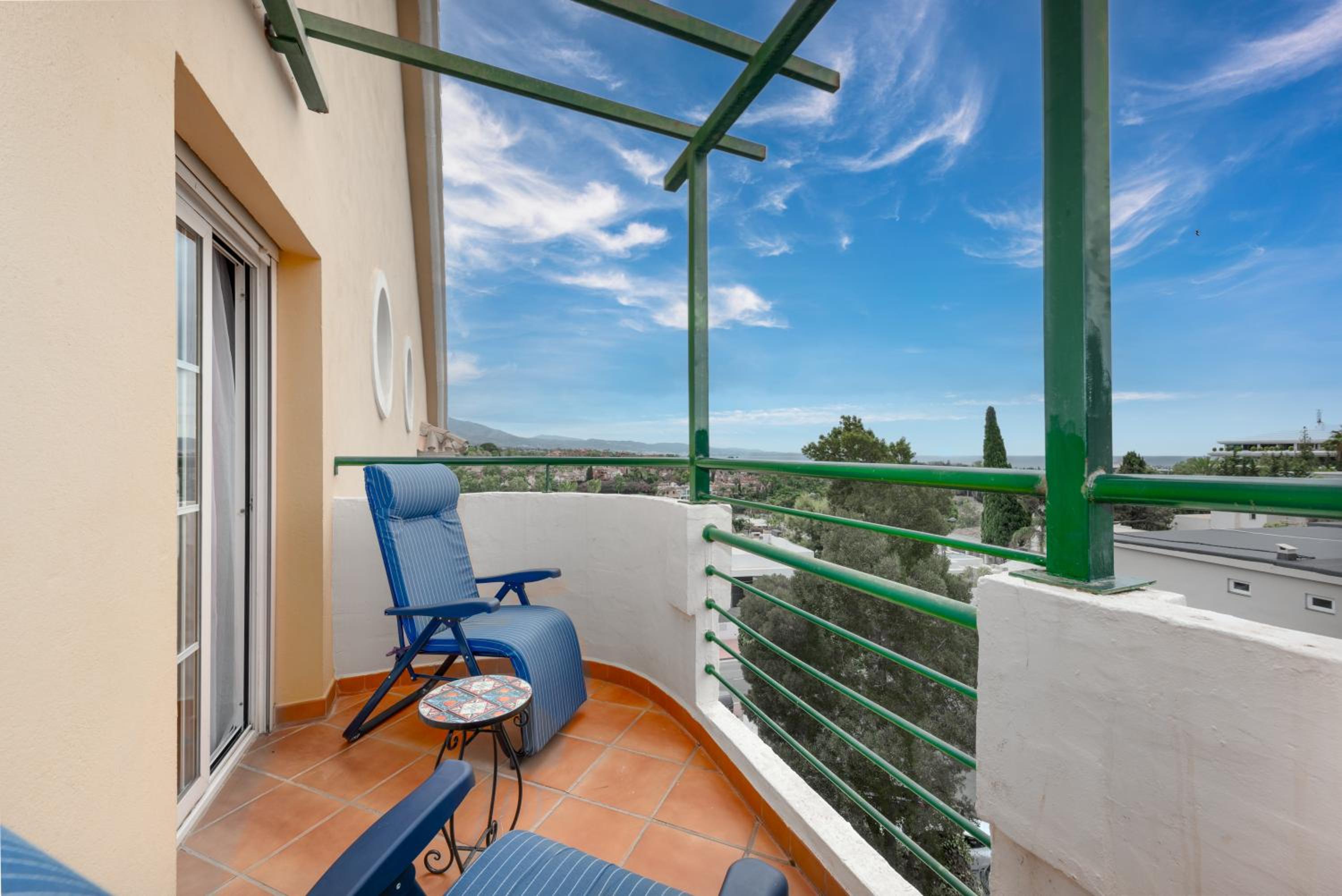 Puerto Banus Penthouse Duplex corner apartment