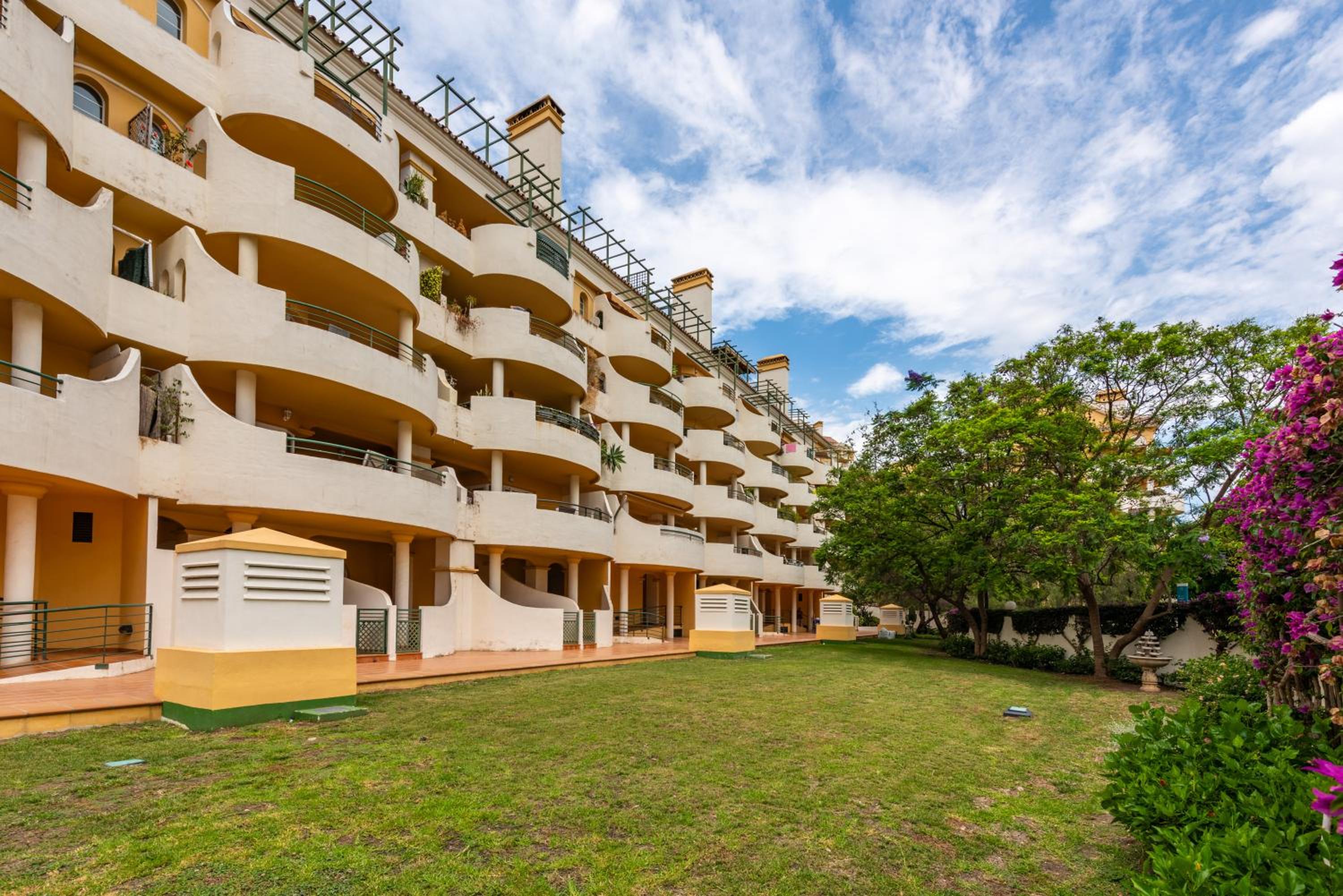 Puerto Banus Penthouse Duplex corner apartment