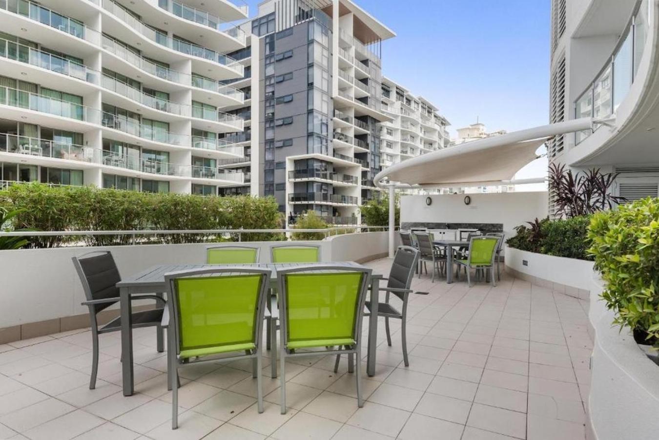 Sirocco Mooloolaba Oceanfront Luxury Sub-Penthouse 9th floor-Sleeps 6