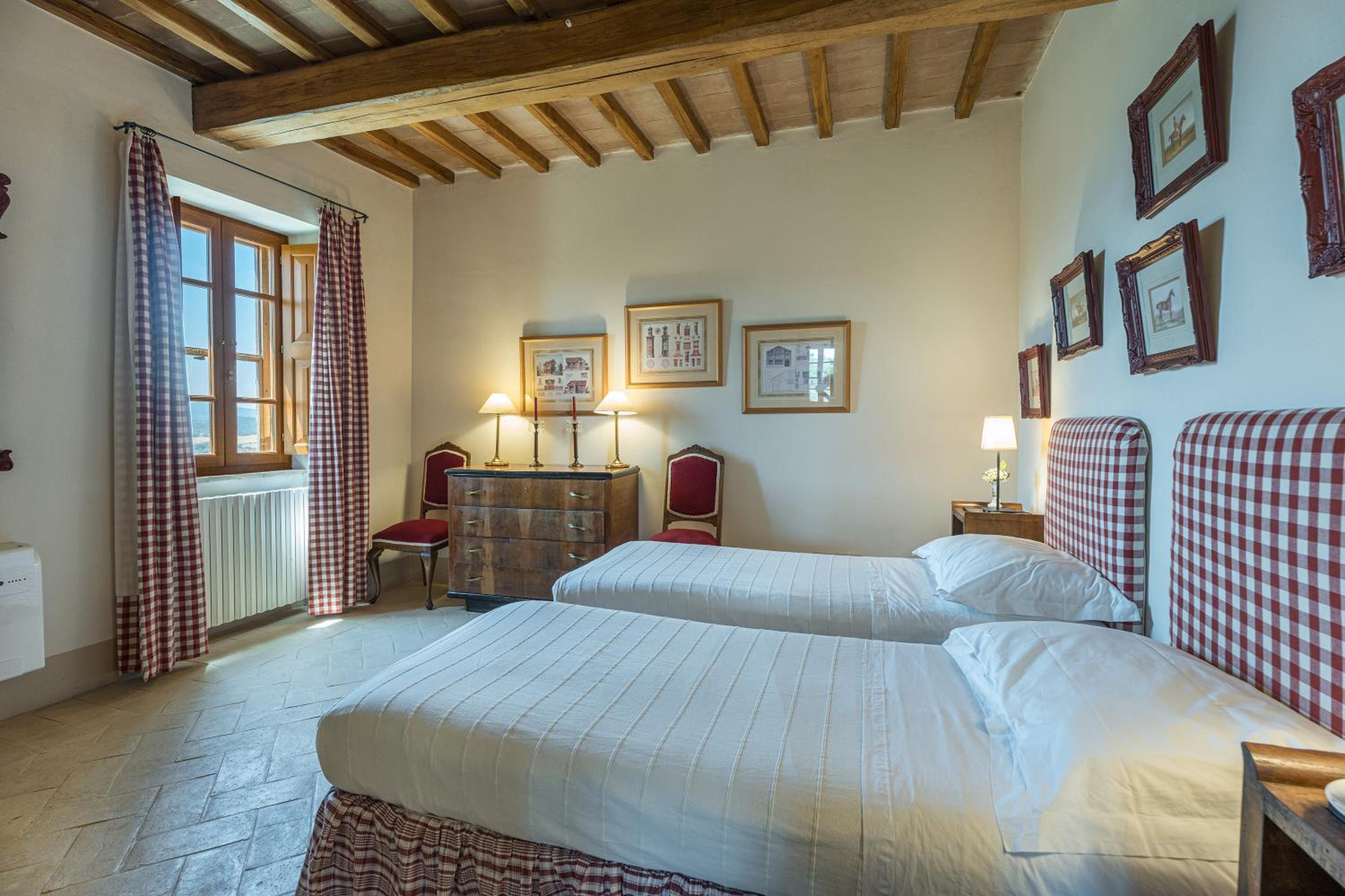 IL POGGIO ALLE TRESE 14, Emma Villas