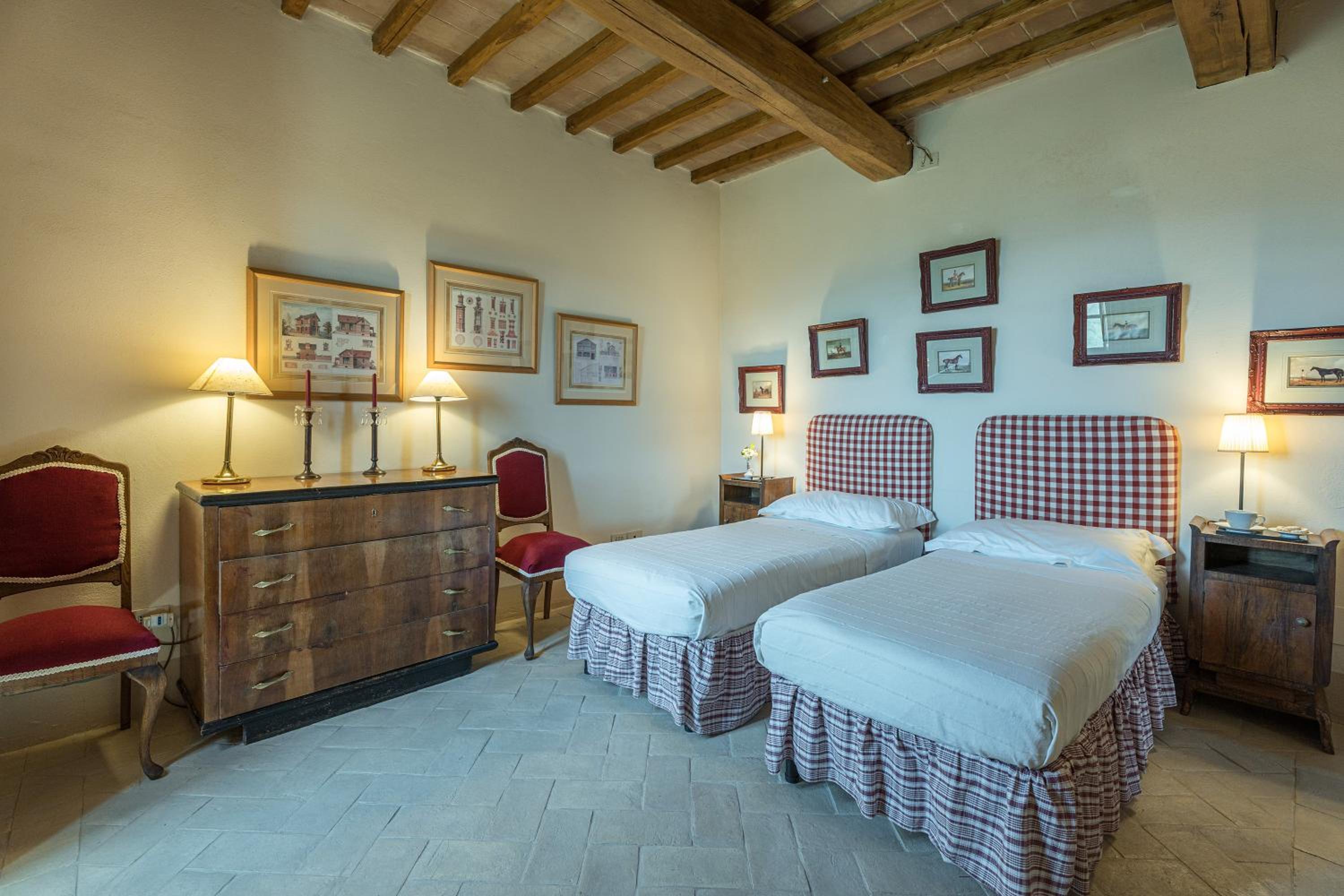 IL POGGIO ALLE TRESE 14, Emma Villas