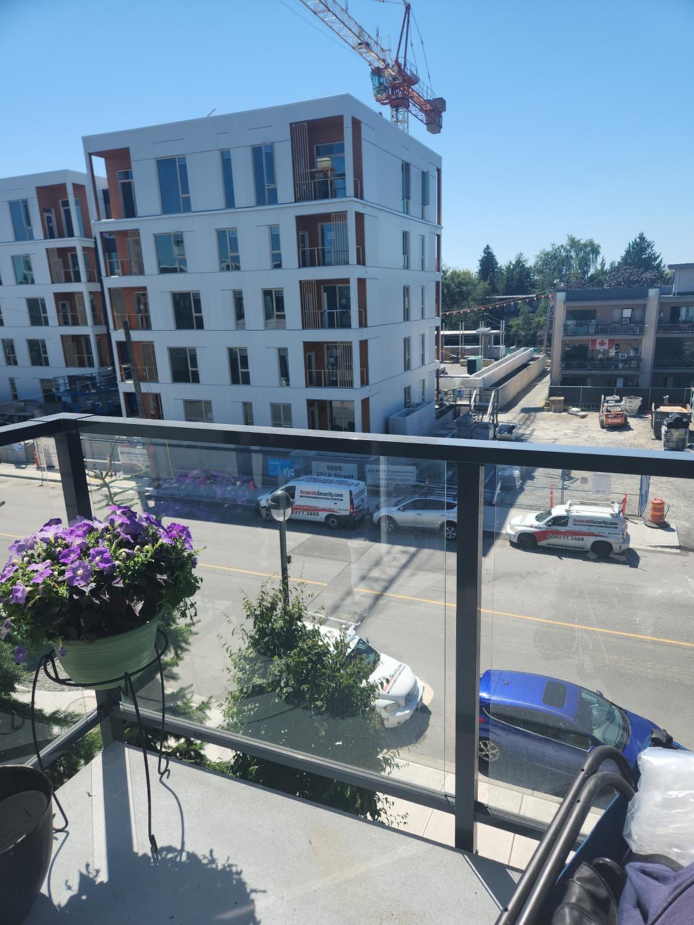 1 Bbdrm ENTIRE APARTMENT IN LANGLEY