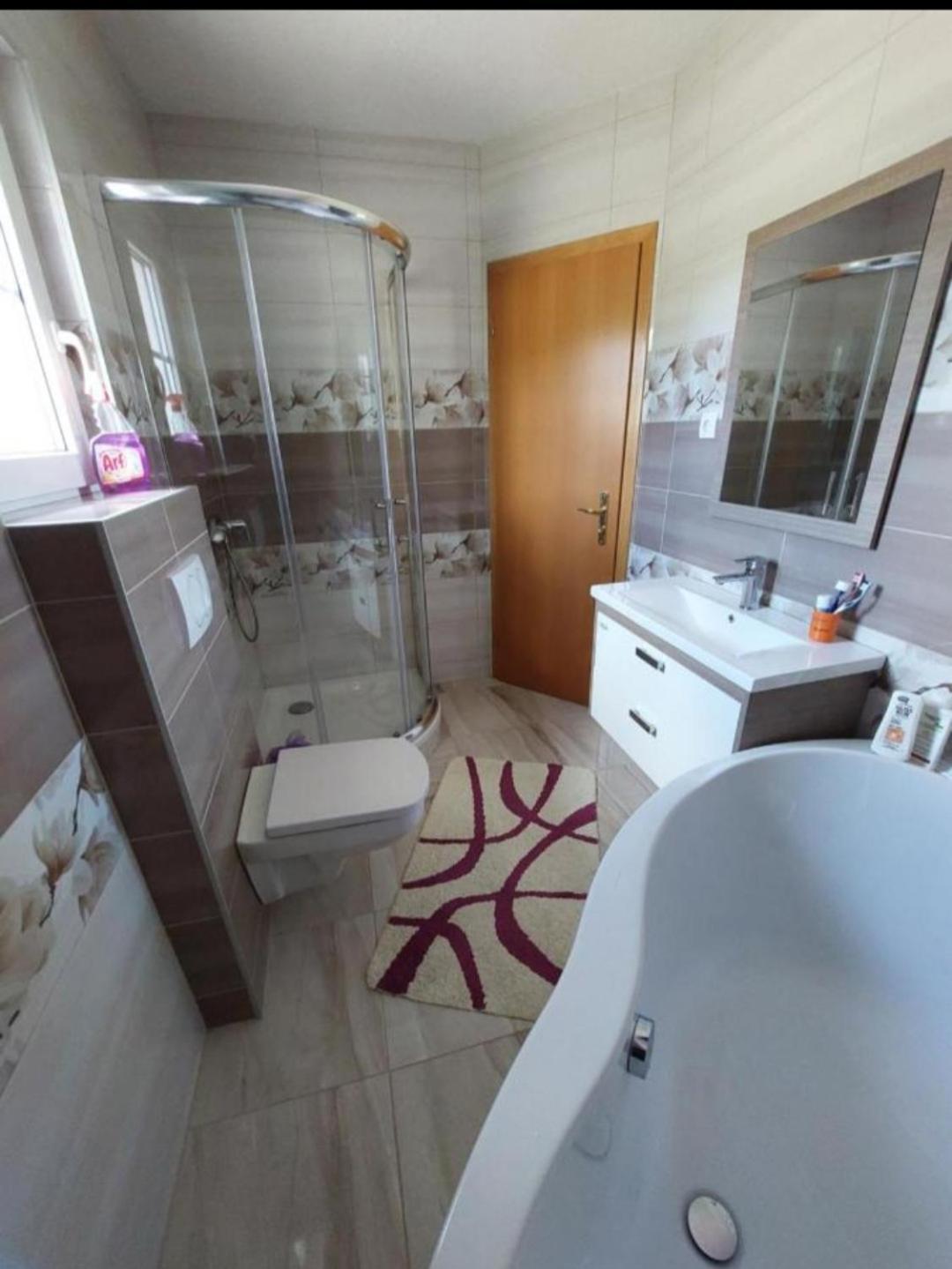 Romantic Lodge