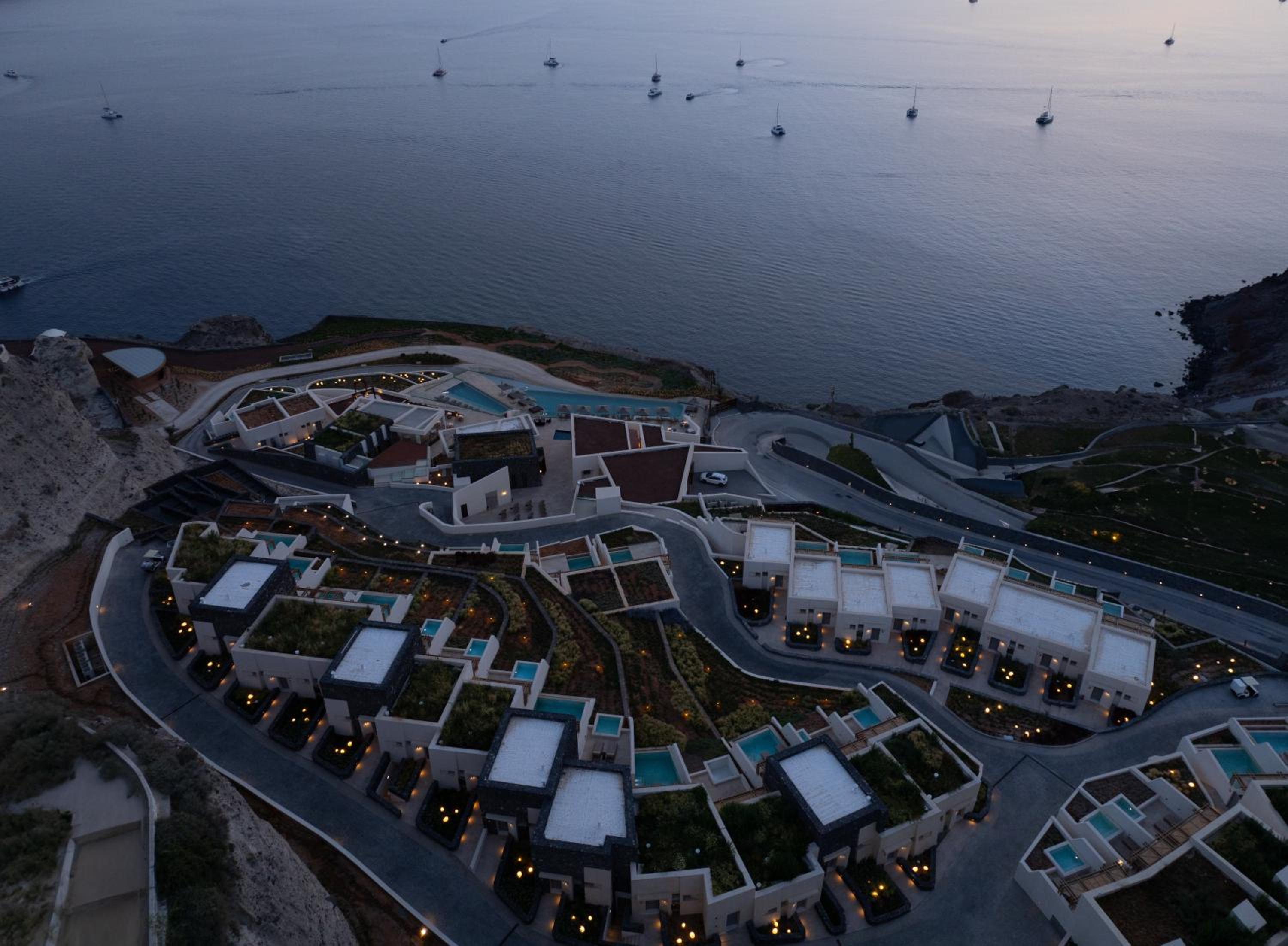 Hotel Santo Mine Oia Suites - Image 1