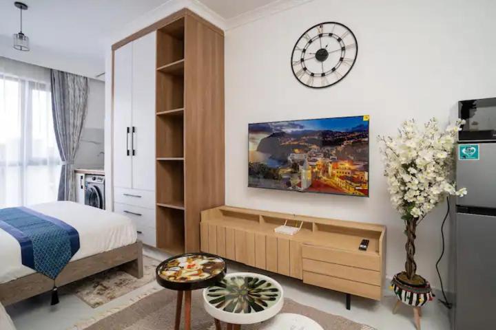 cheap luxury comfort suite view 3