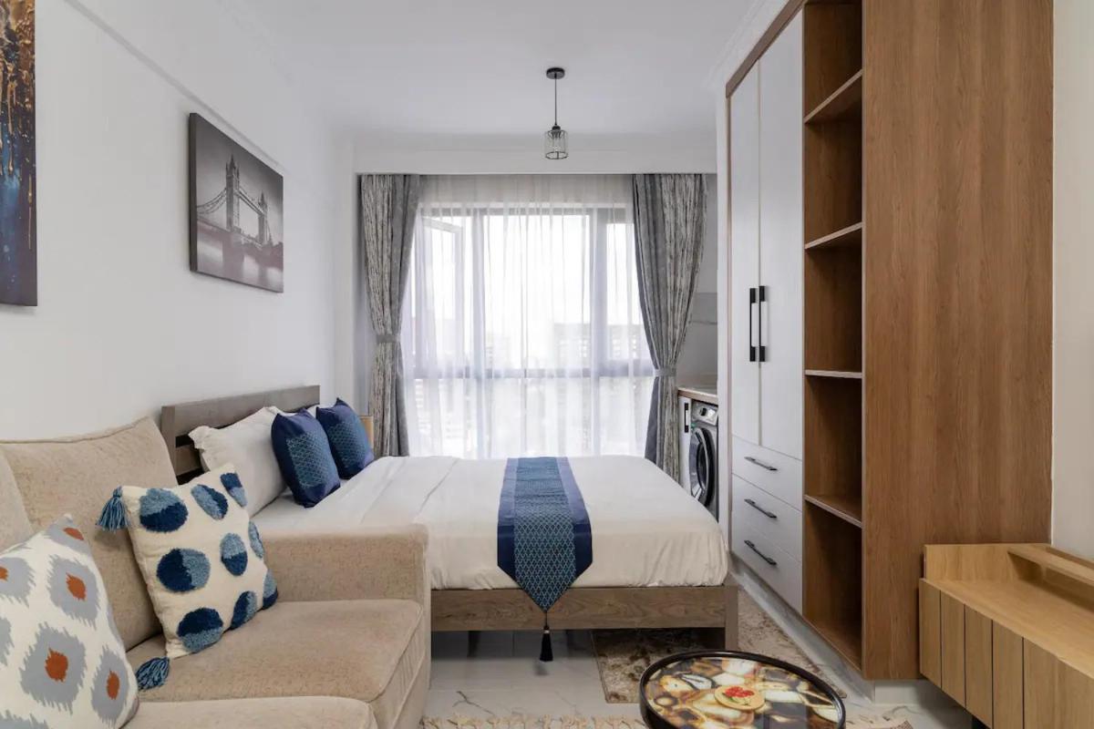cheap luxury comfort suite view 4