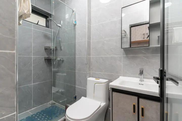 cheap luxury comfort suite view 5