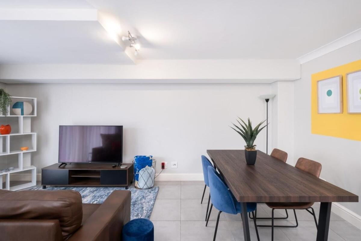 Madison Modern Oasis