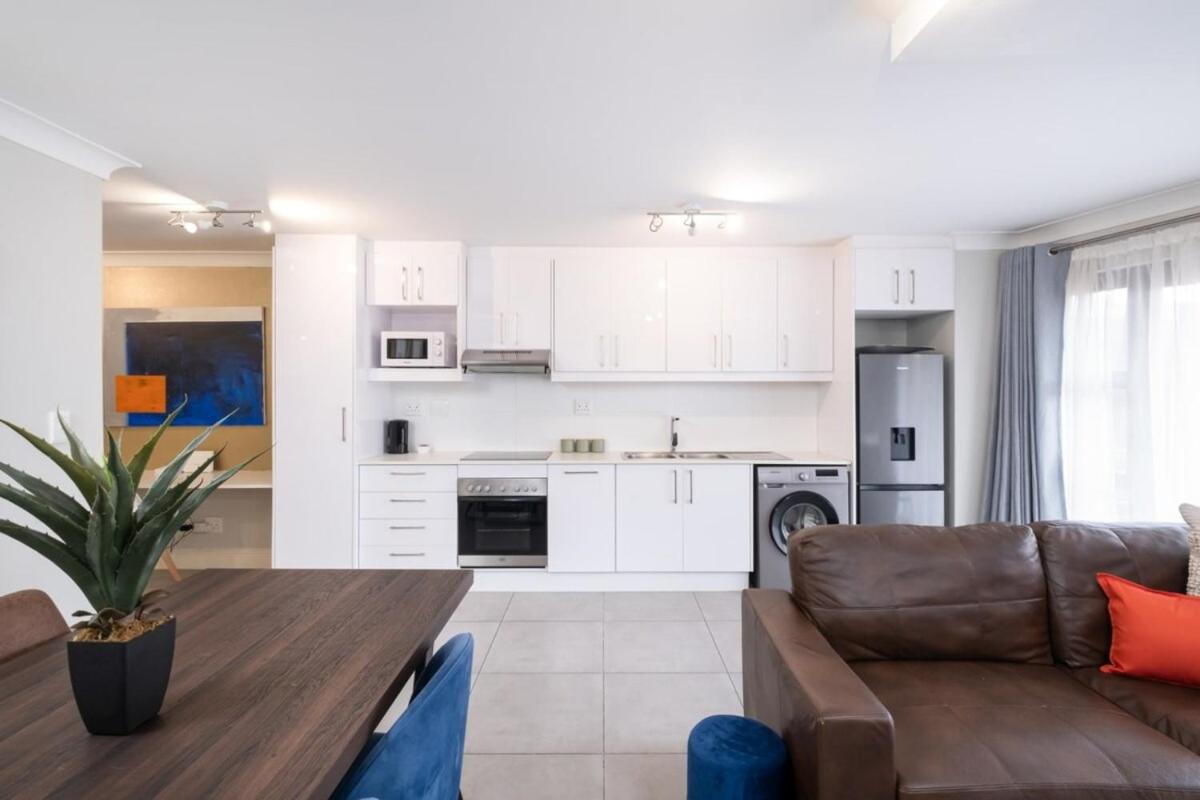 Madison Modern Oasis