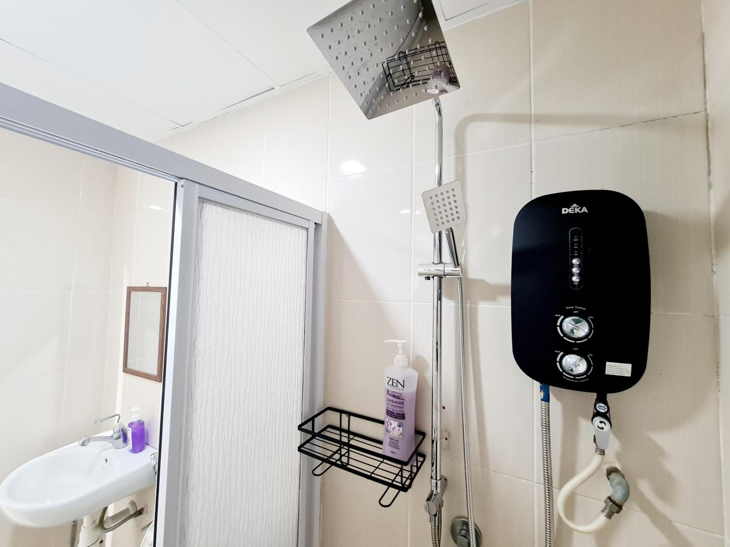 8 Guest 3 Room OUG A1 Old Klang Bkt Jalil Pavilion Stadium Mid Valley Bangsar Puchong IOI