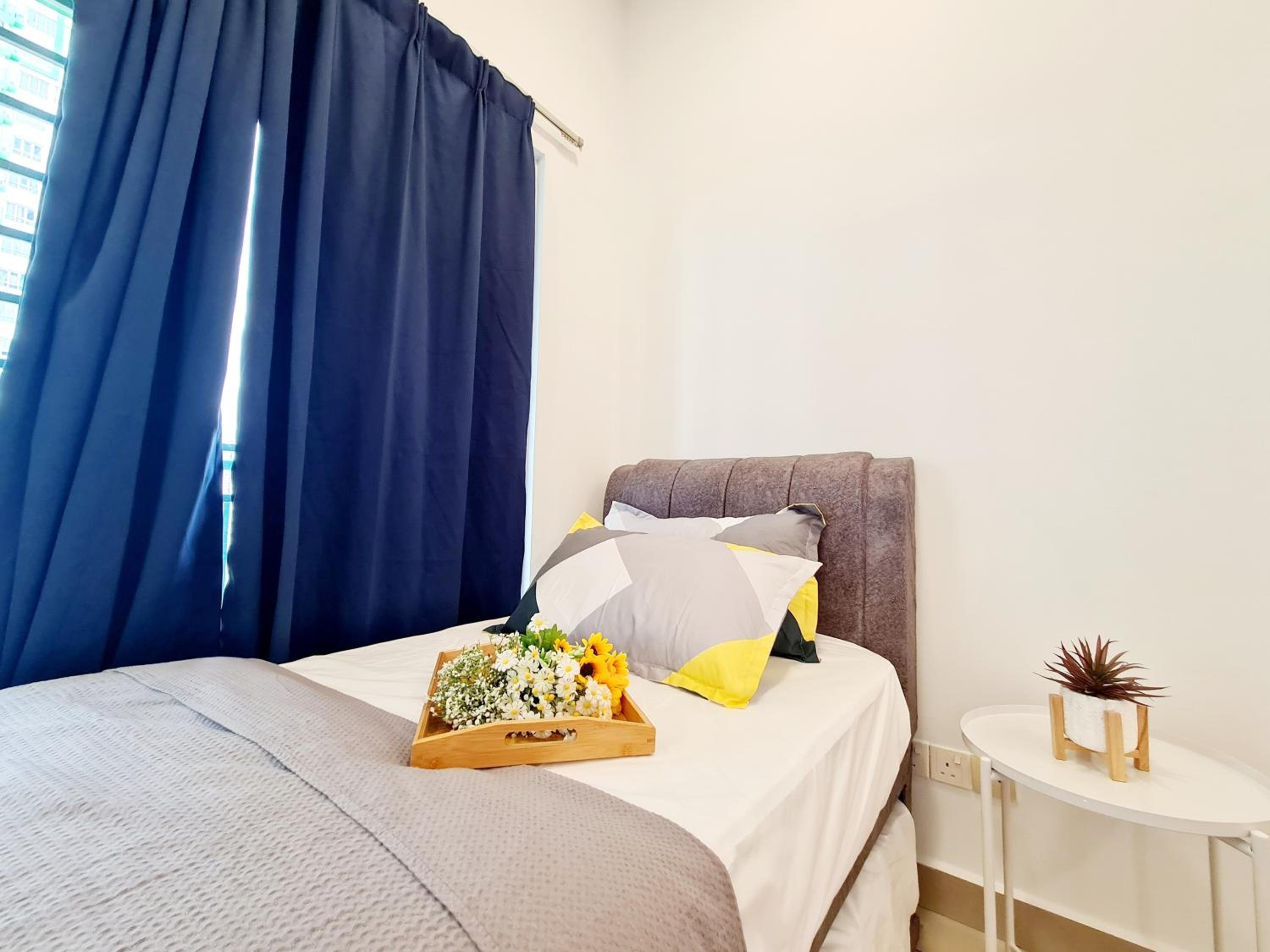 8 Guest 3 Room OUG A1 Old Klang Bkt Jalil Pavilion Stadium Mid Valley Bangsar Puchong IOI
