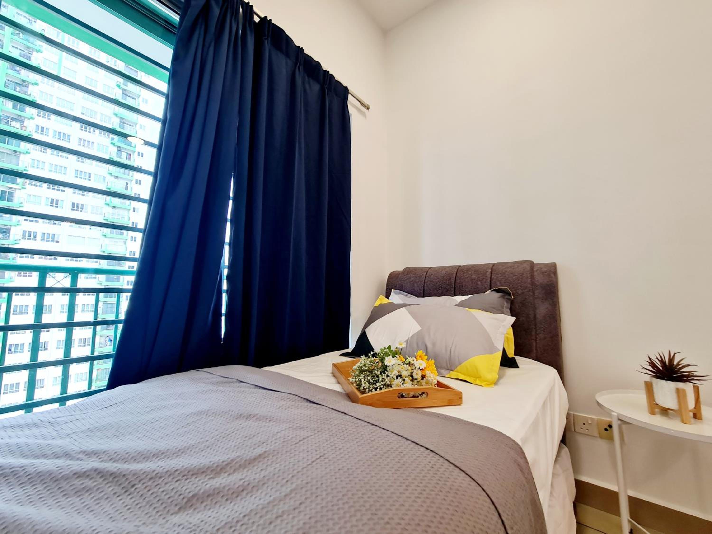 8 Guest 3 Room OUG A1 Old Klang Bkt Jalil Pavilion Stadium Mid Valley Bangsar Puchong IOI