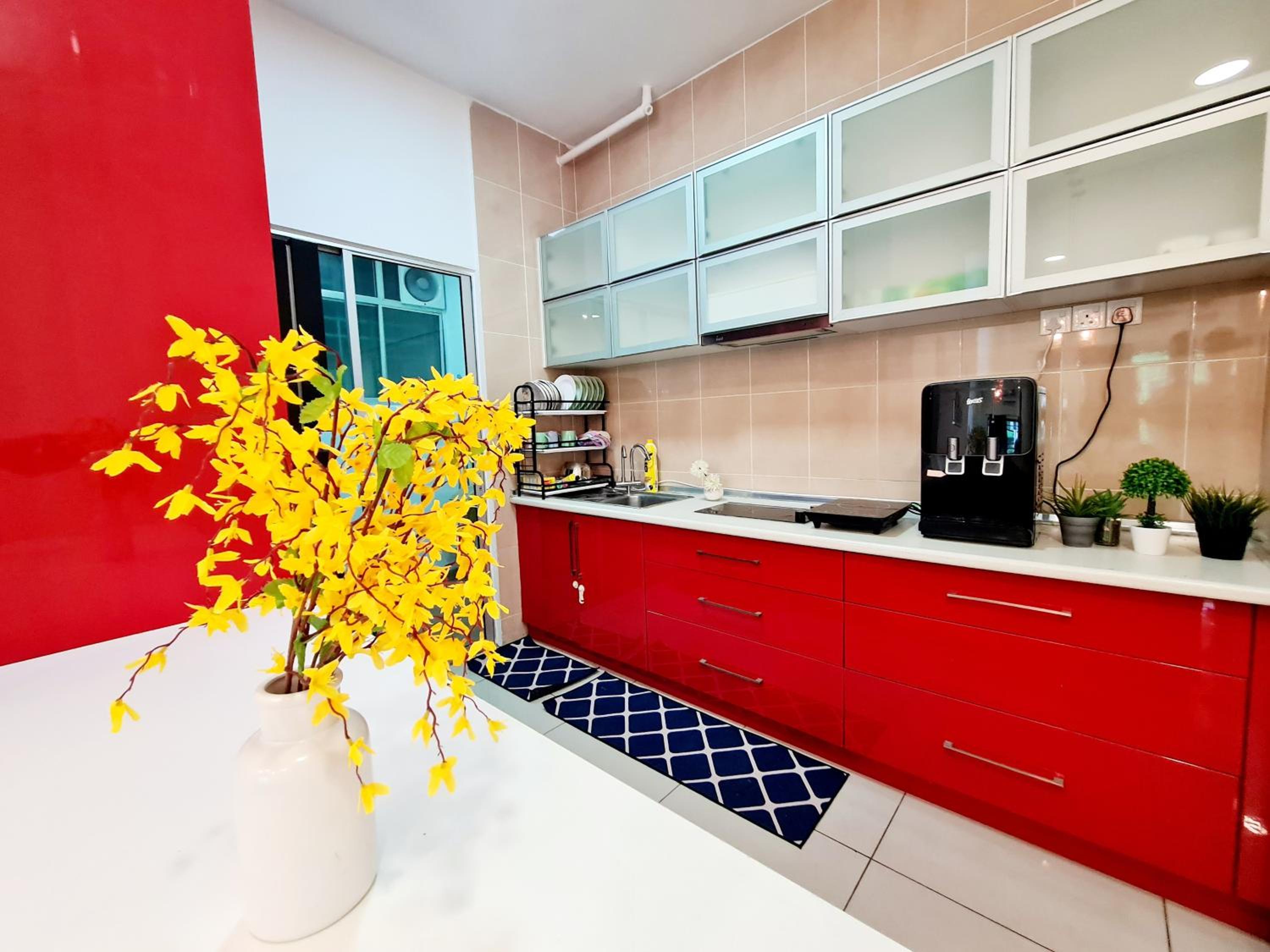 8 Guest 3 Room OUG A1 Old Klang Bkt Jalil Pavilion Stadium Mid Valley Bangsar Puchong IOI