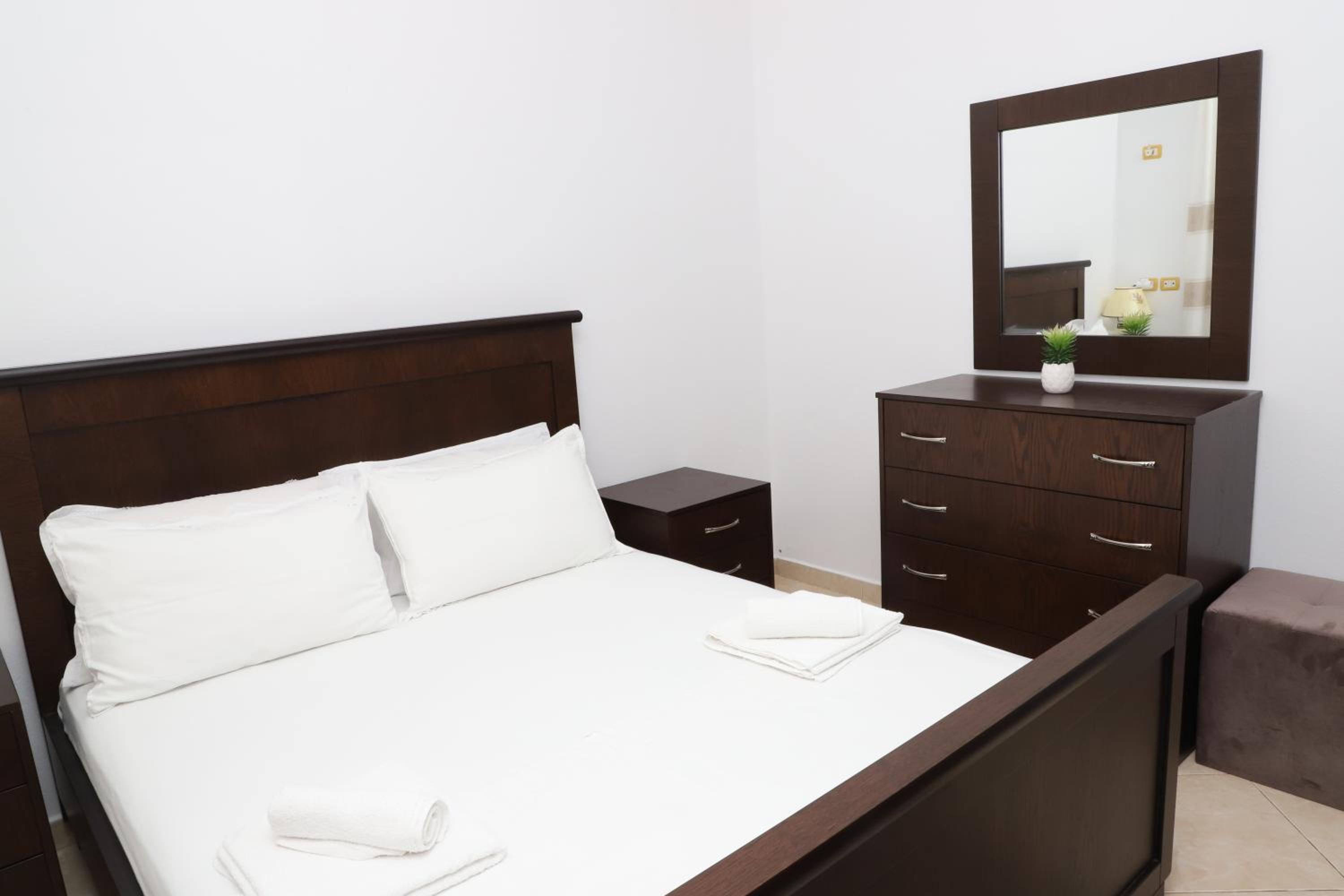 Guest House Veizaj Center