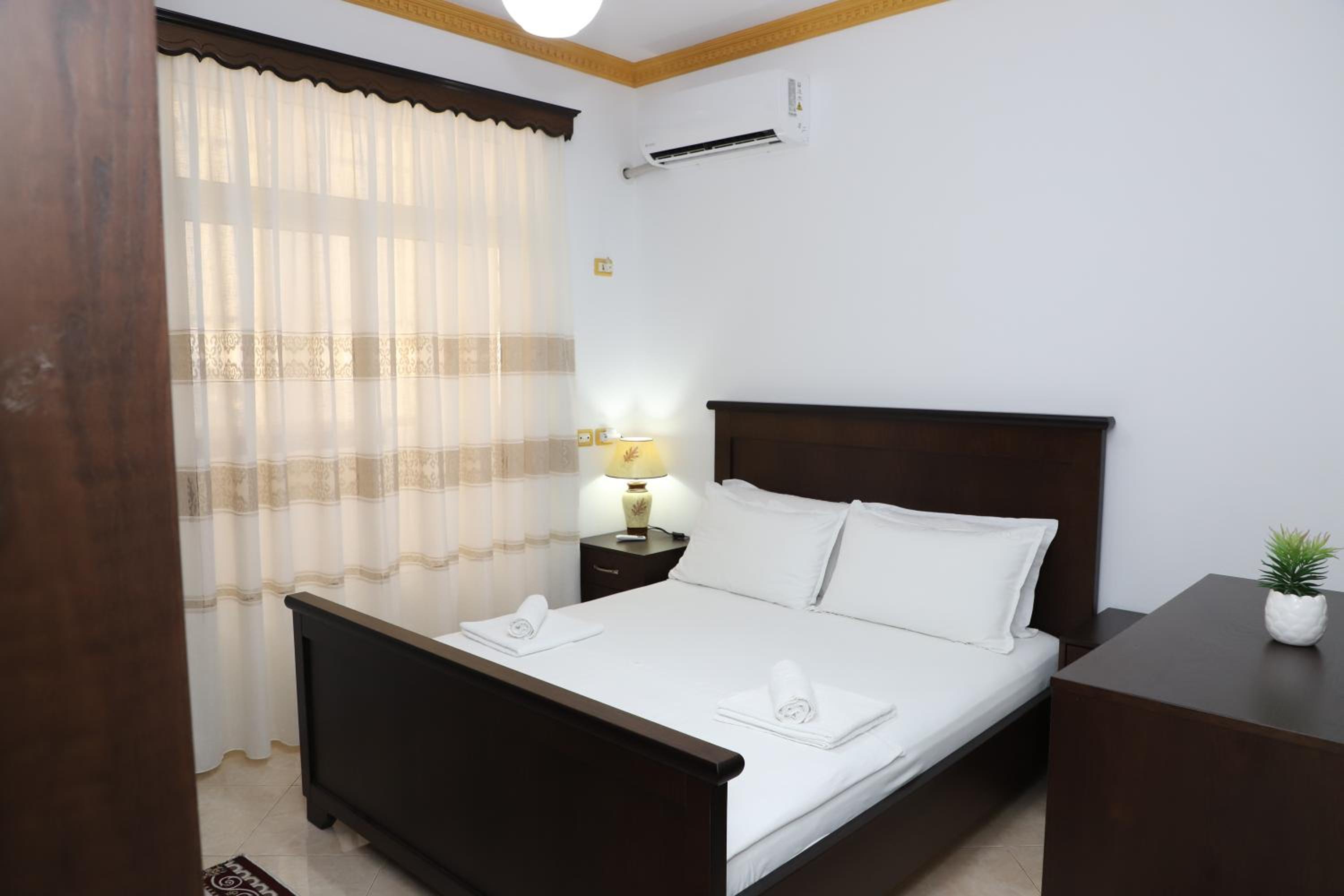 Guest House Veizaj Center