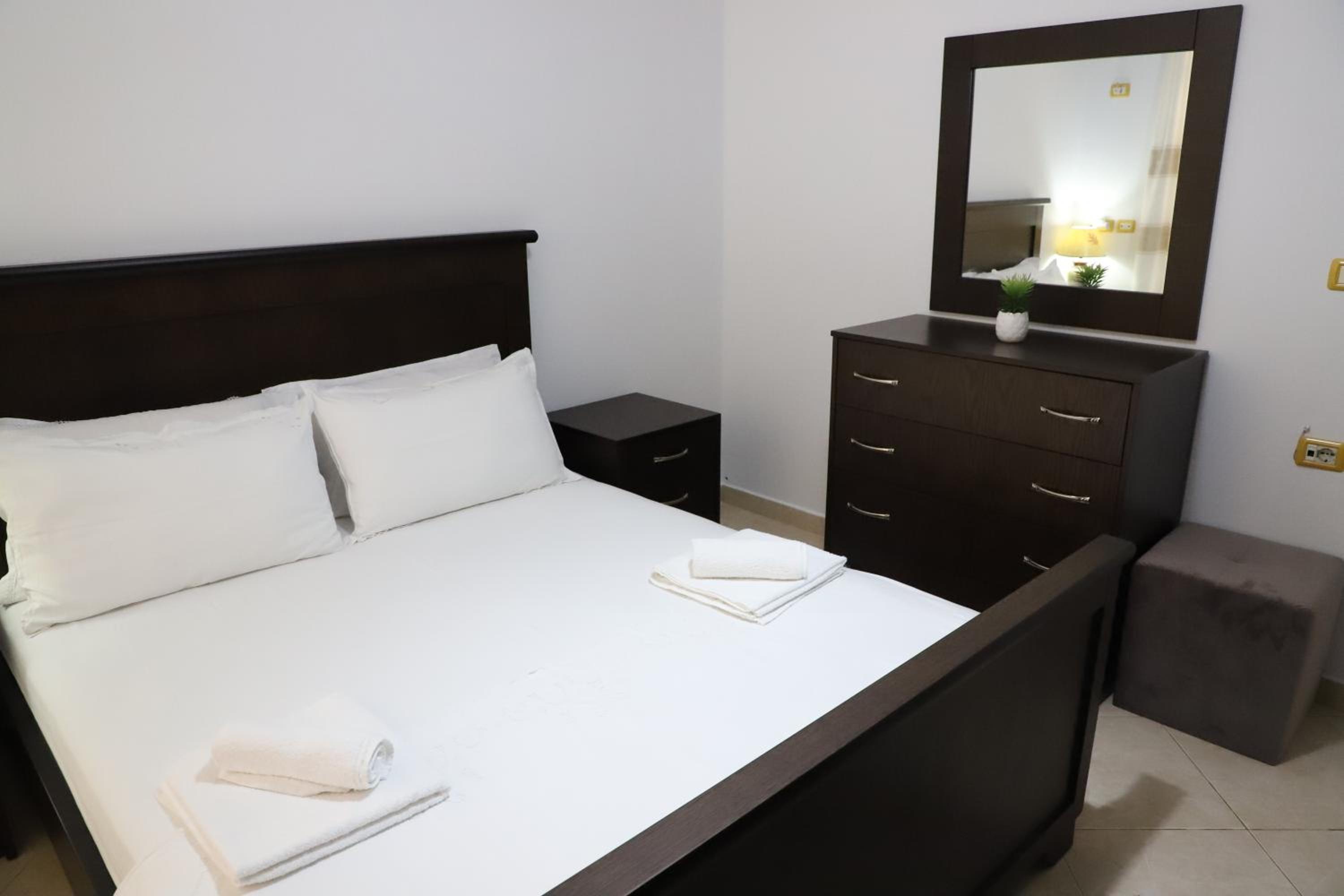 Guest House Veizaj Center