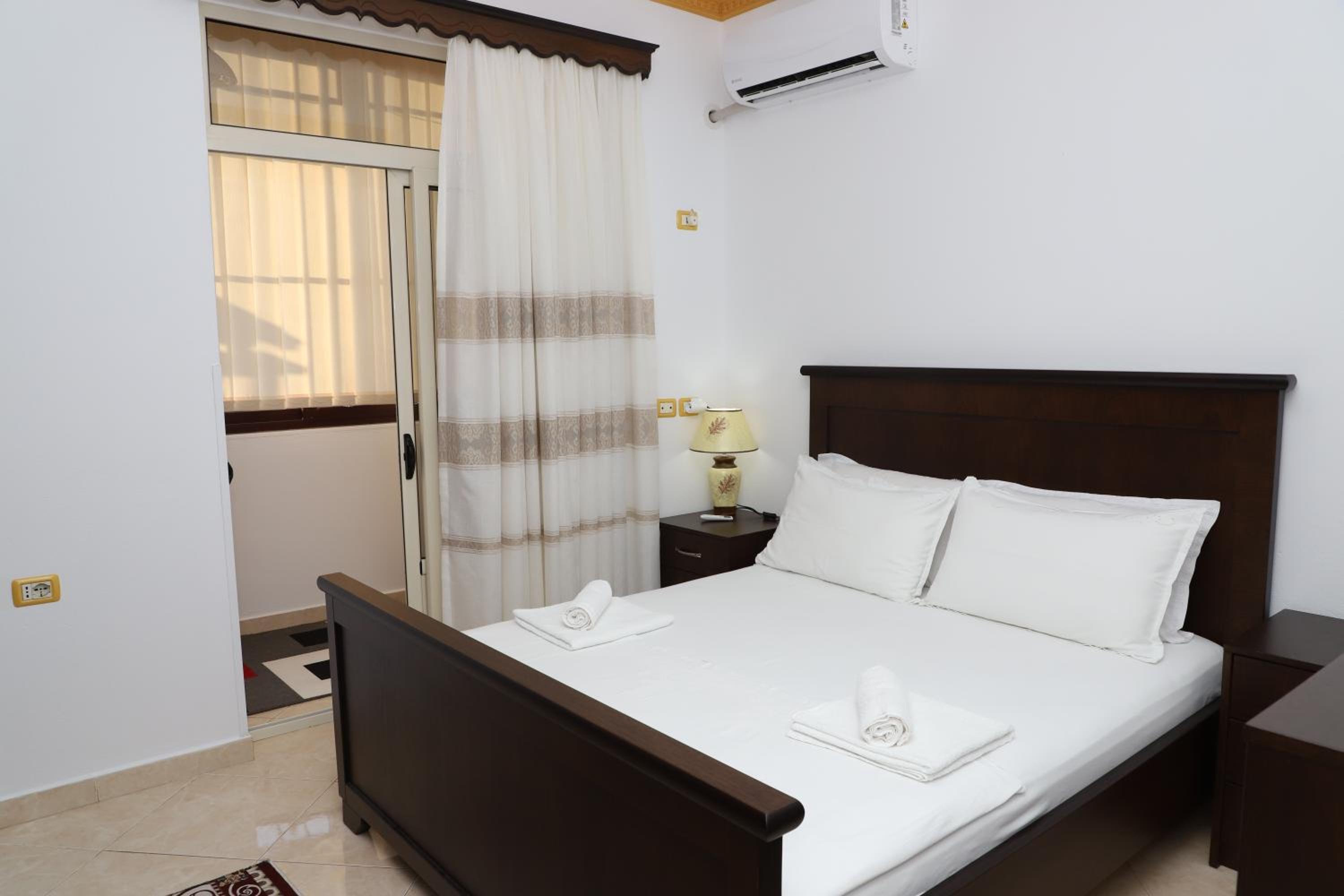 Guest House Veizaj Center