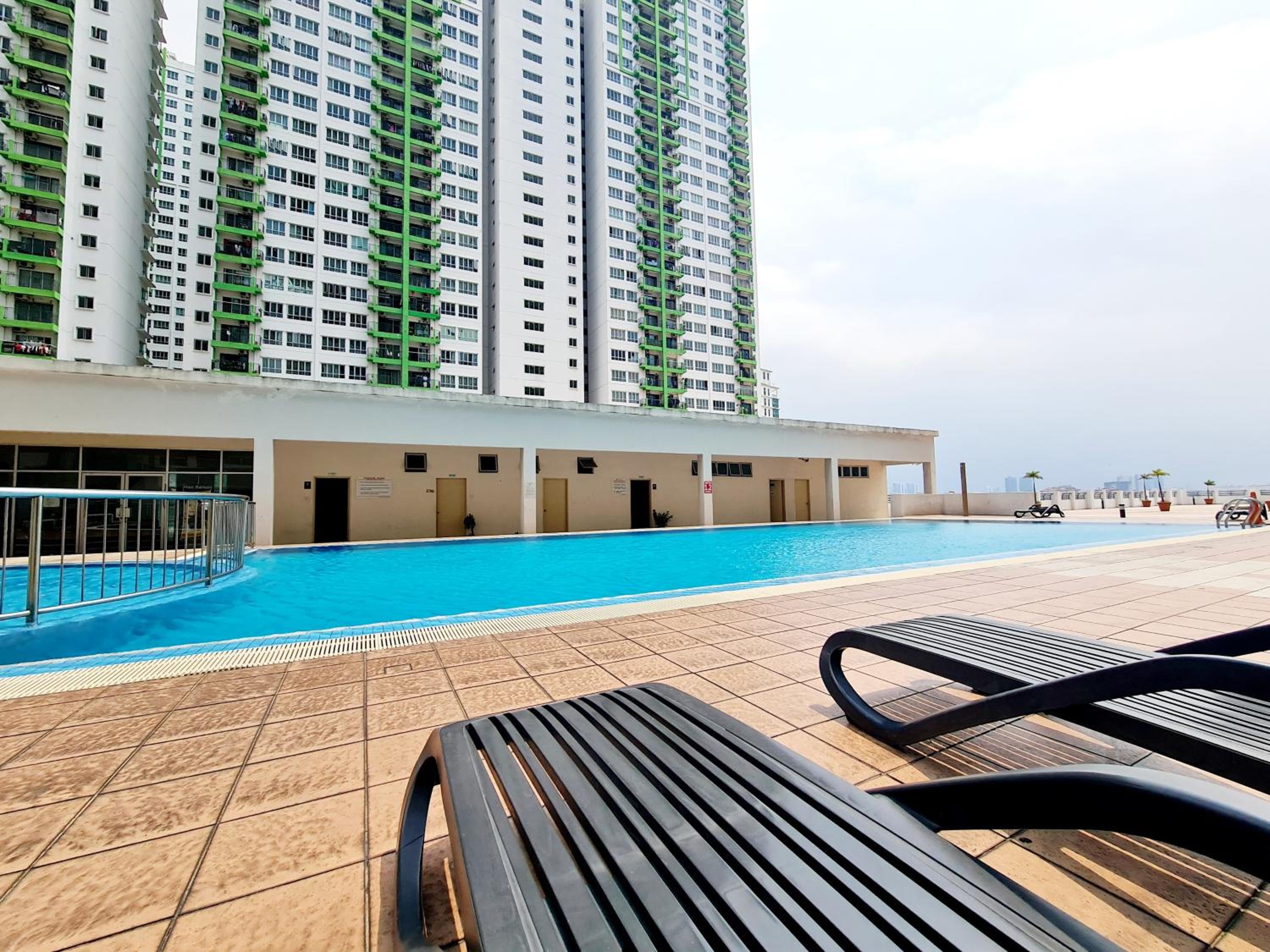 8 Guest 3 Room OUG A1 Old Klang Bkt Jalil Pavilion Stadium Mid Valley Bangsar Puchong IOI