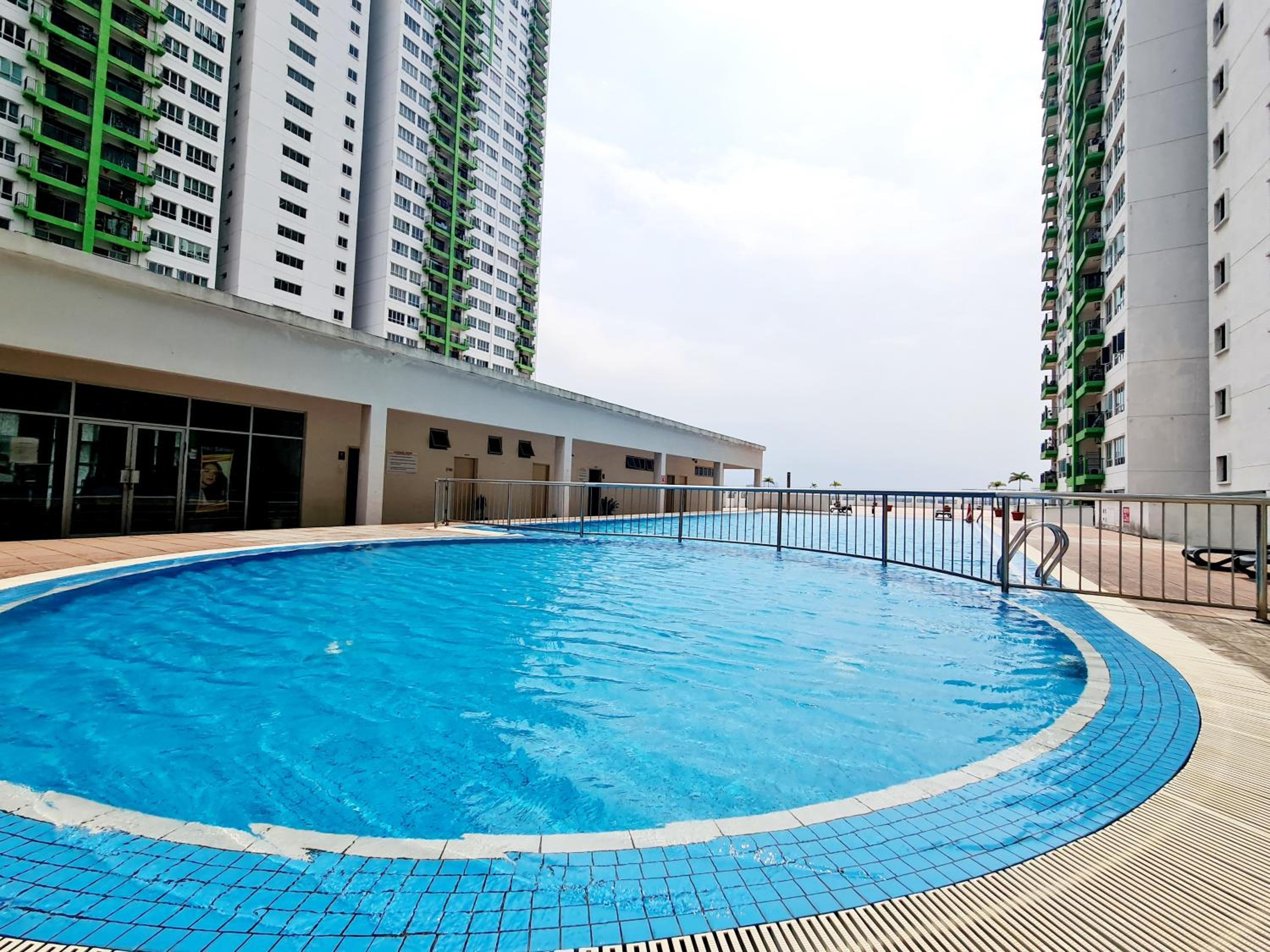 8 Guest 3 Room OUG A1 Old Klang Bkt Jalil Pavilion Stadium Mid Valley Bangsar Puchong IOI