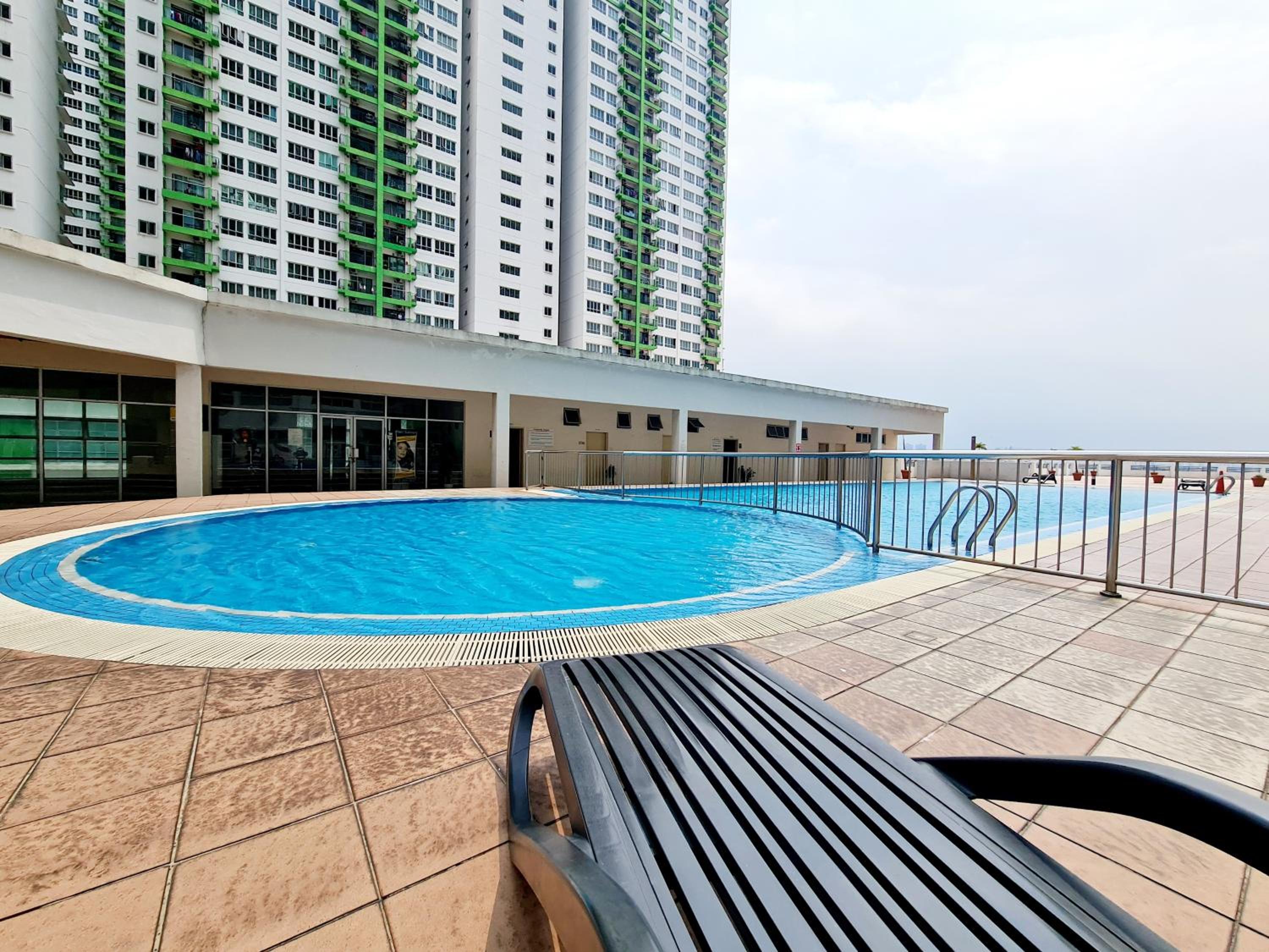8 Guest 3 Room OUG A1 Old Klang Bkt Jalil Pavilion Stadium Mid Valley Bangsar Puchong IOI