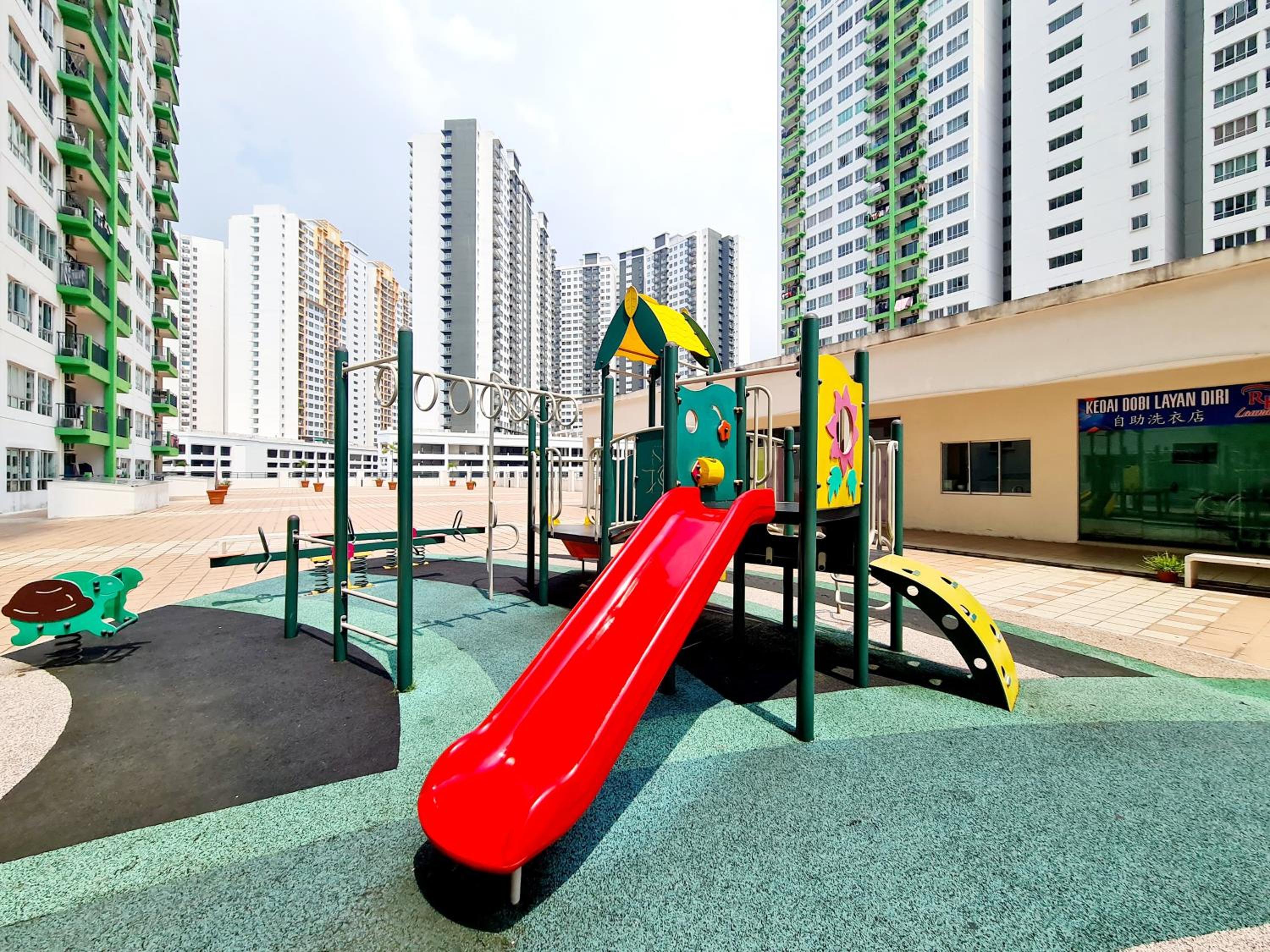 8 Guest 3 Room OUG A1 Old Klang Bkt Jalil Pavilion Stadium Mid Valley Bangsar Puchong IOI