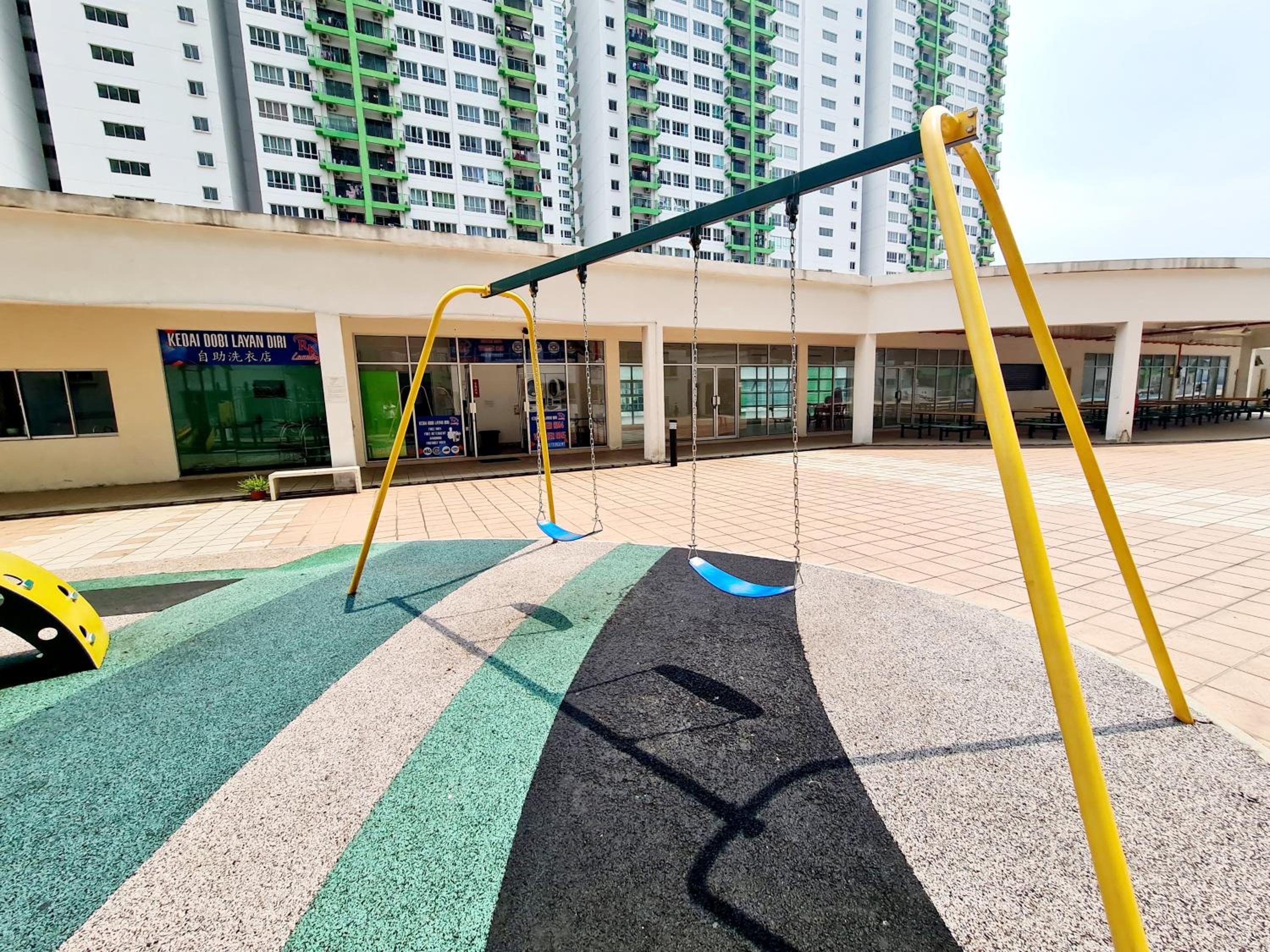 8 Guest 3 Room OUG A1 Old Klang Bkt Jalil Pavilion Stadium Mid Valley Bangsar Puchong IOI