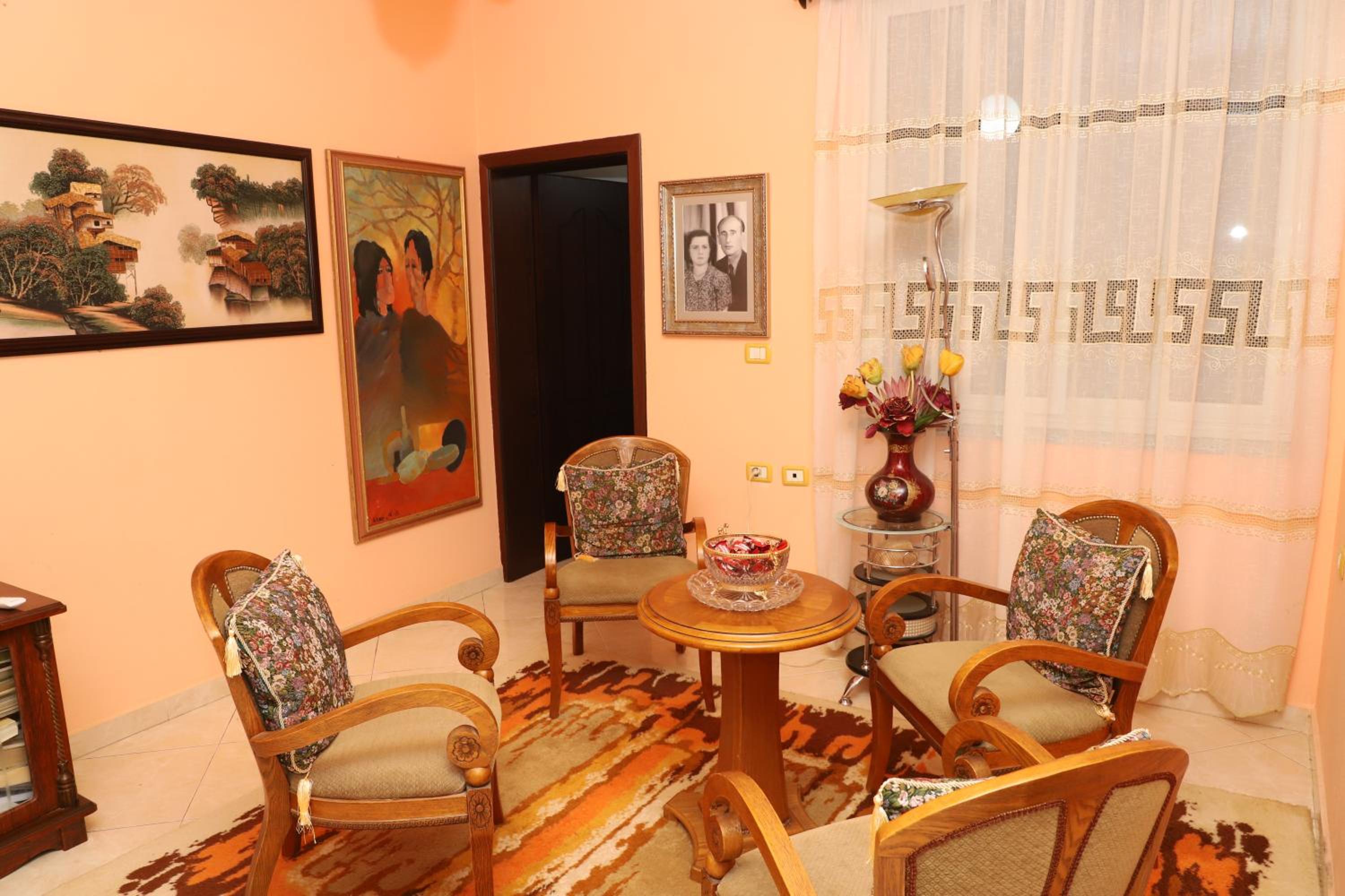 Guest House Veizaj Center