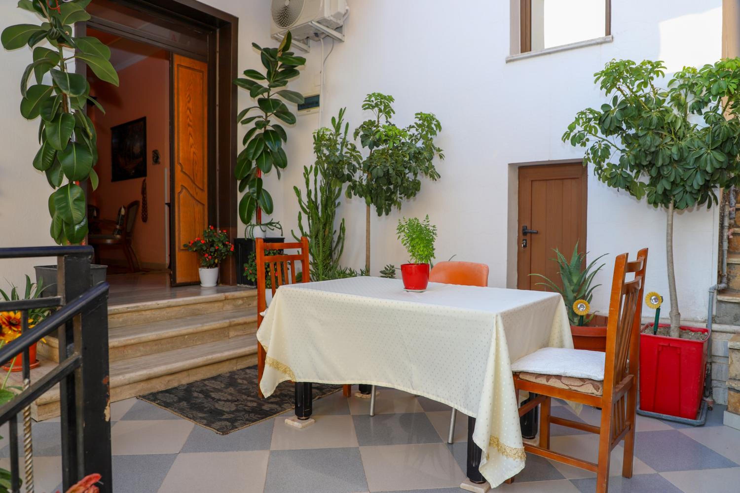 Guest House Veizaj Center