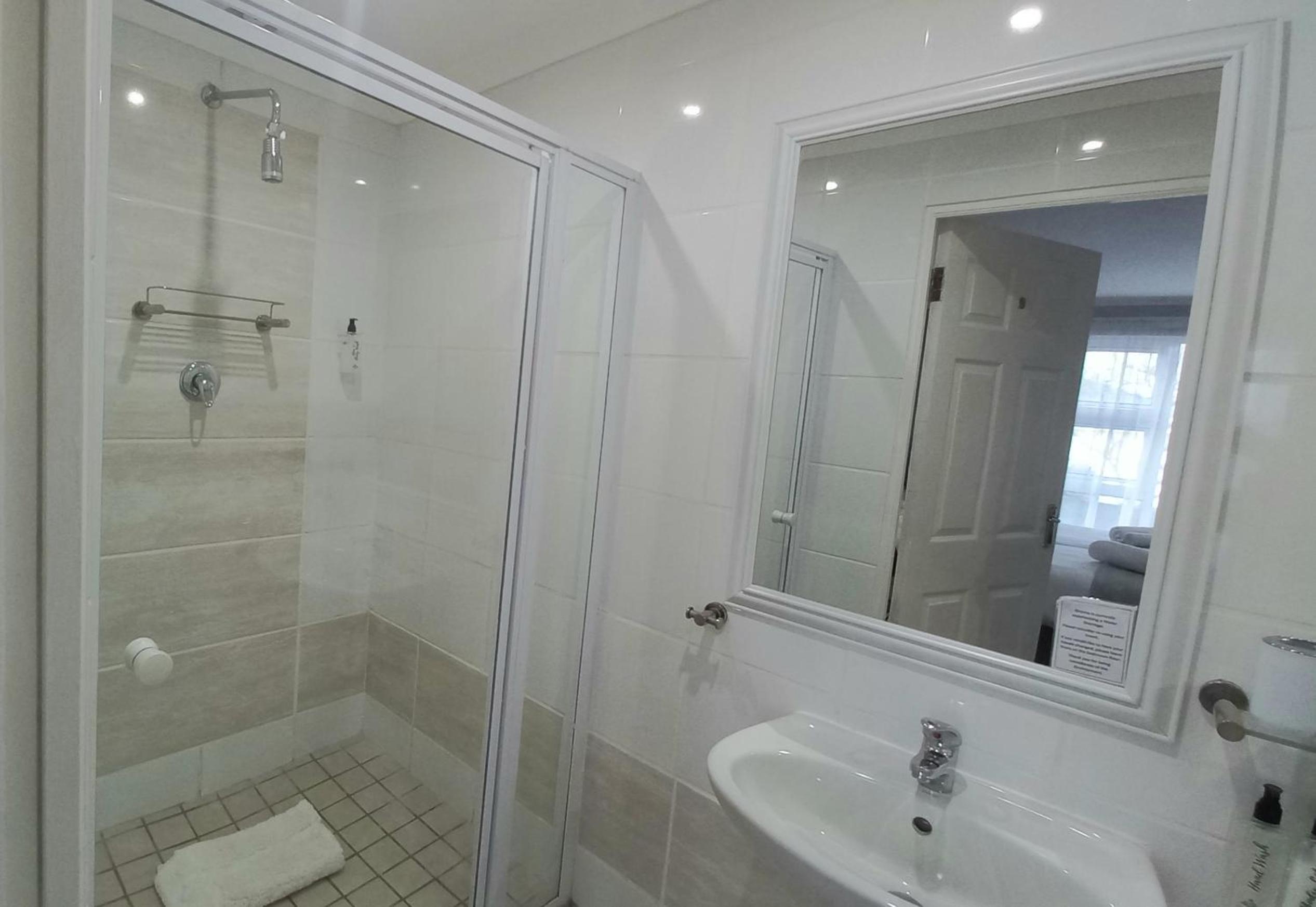 Phoenix Lodge and Waterside Accommodation