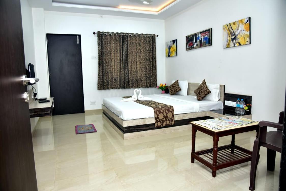 The Artisan Abode
