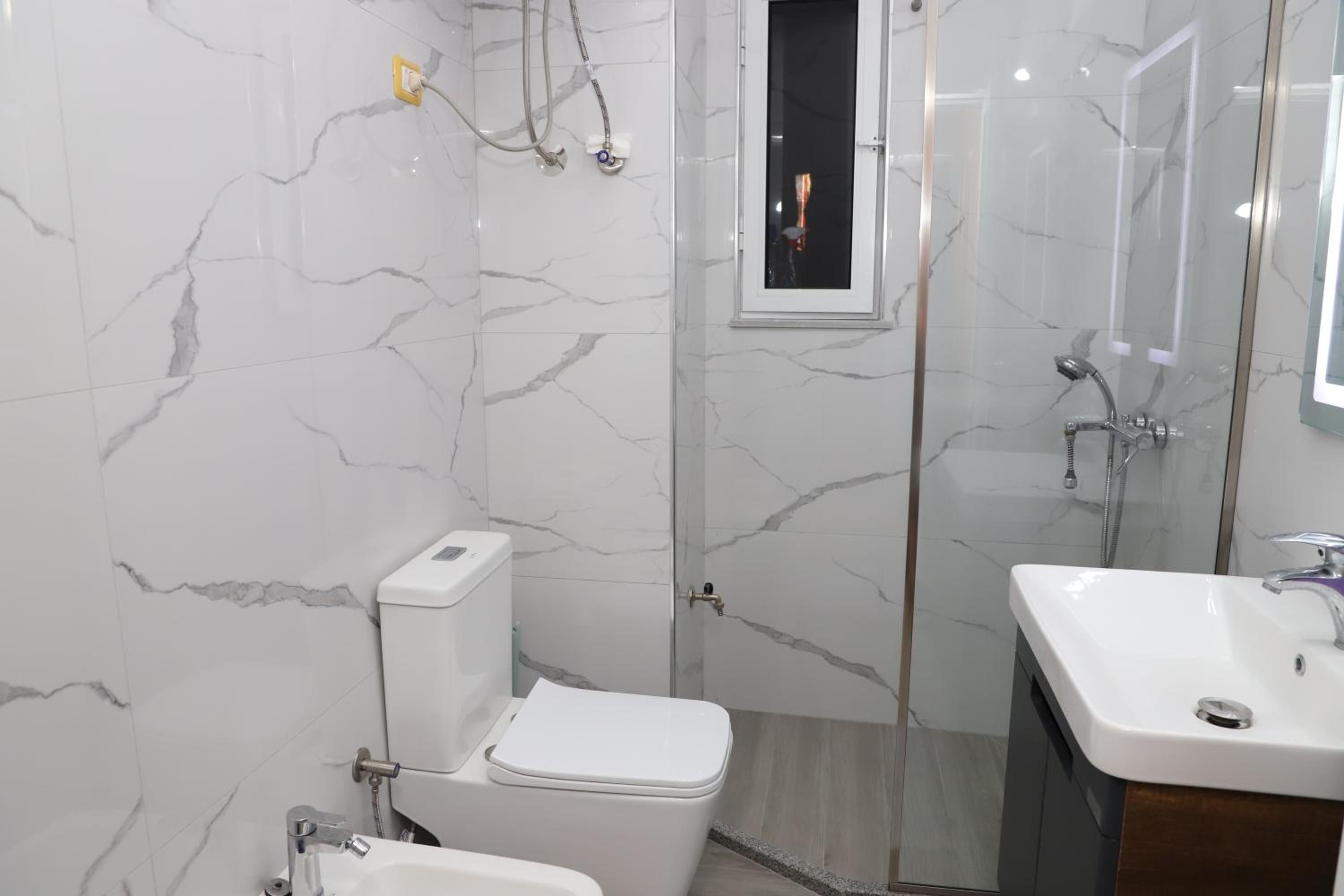 Guest House Veizaj Center