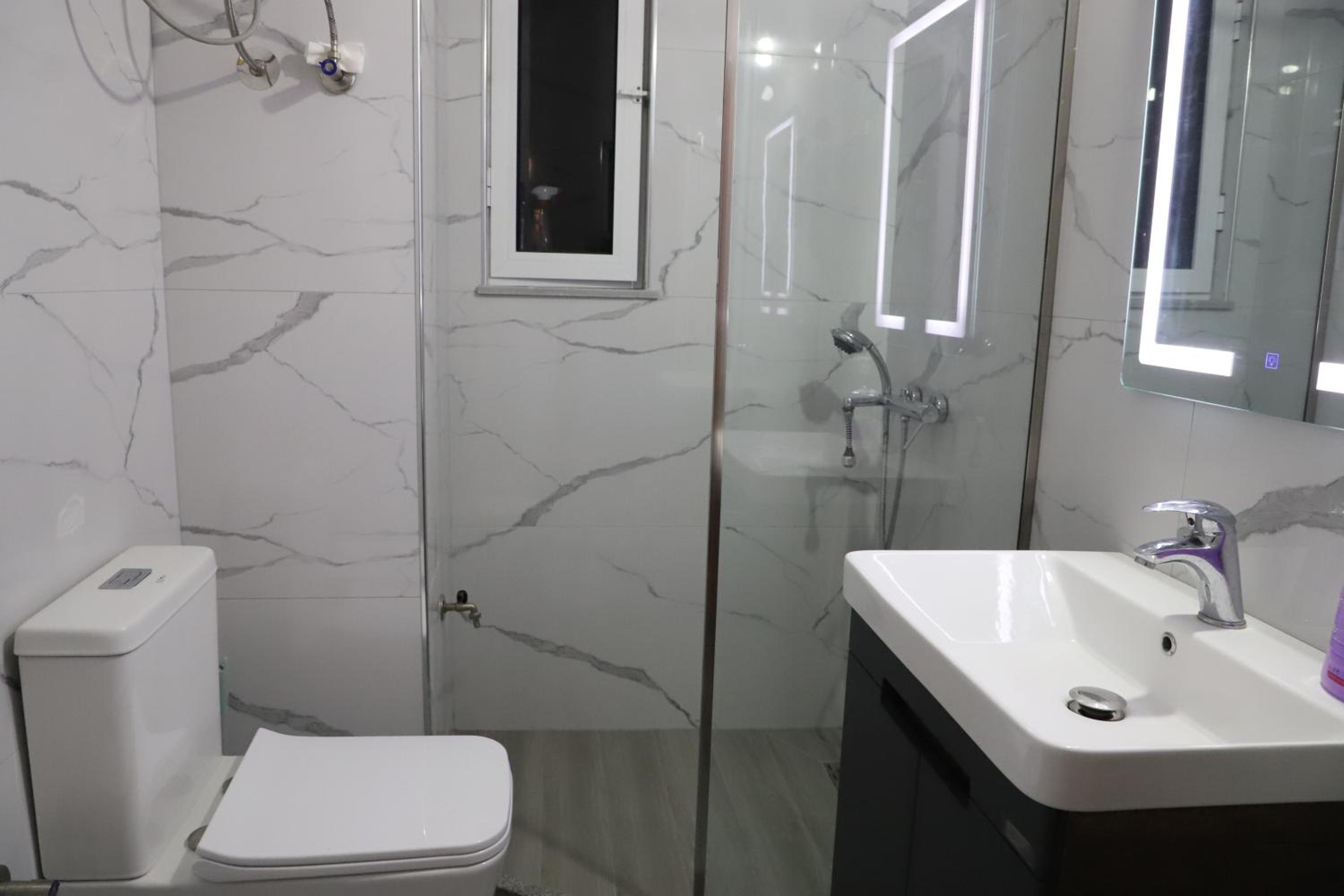 Guest House Veizaj Center