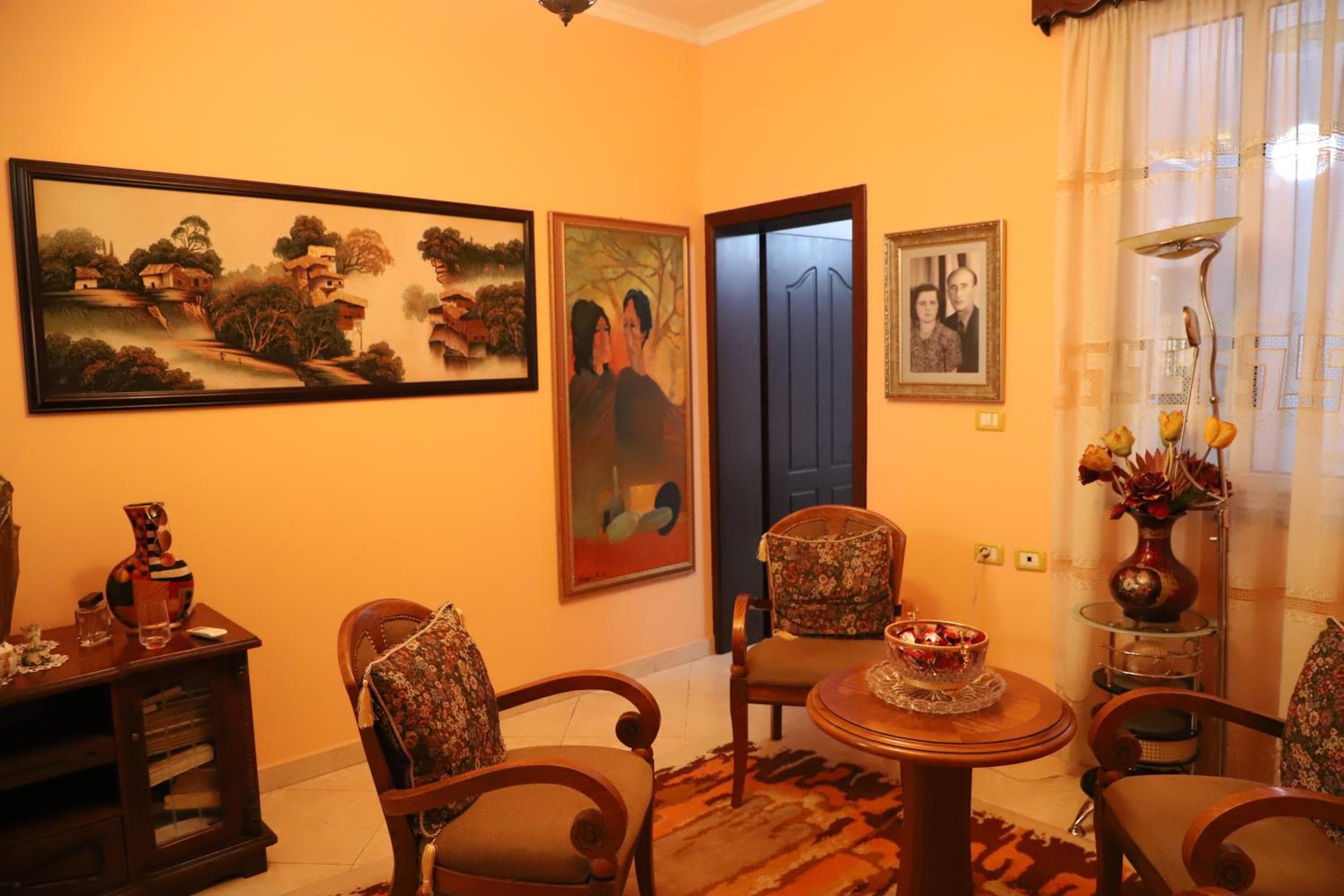 Guest House Veizaj Center
