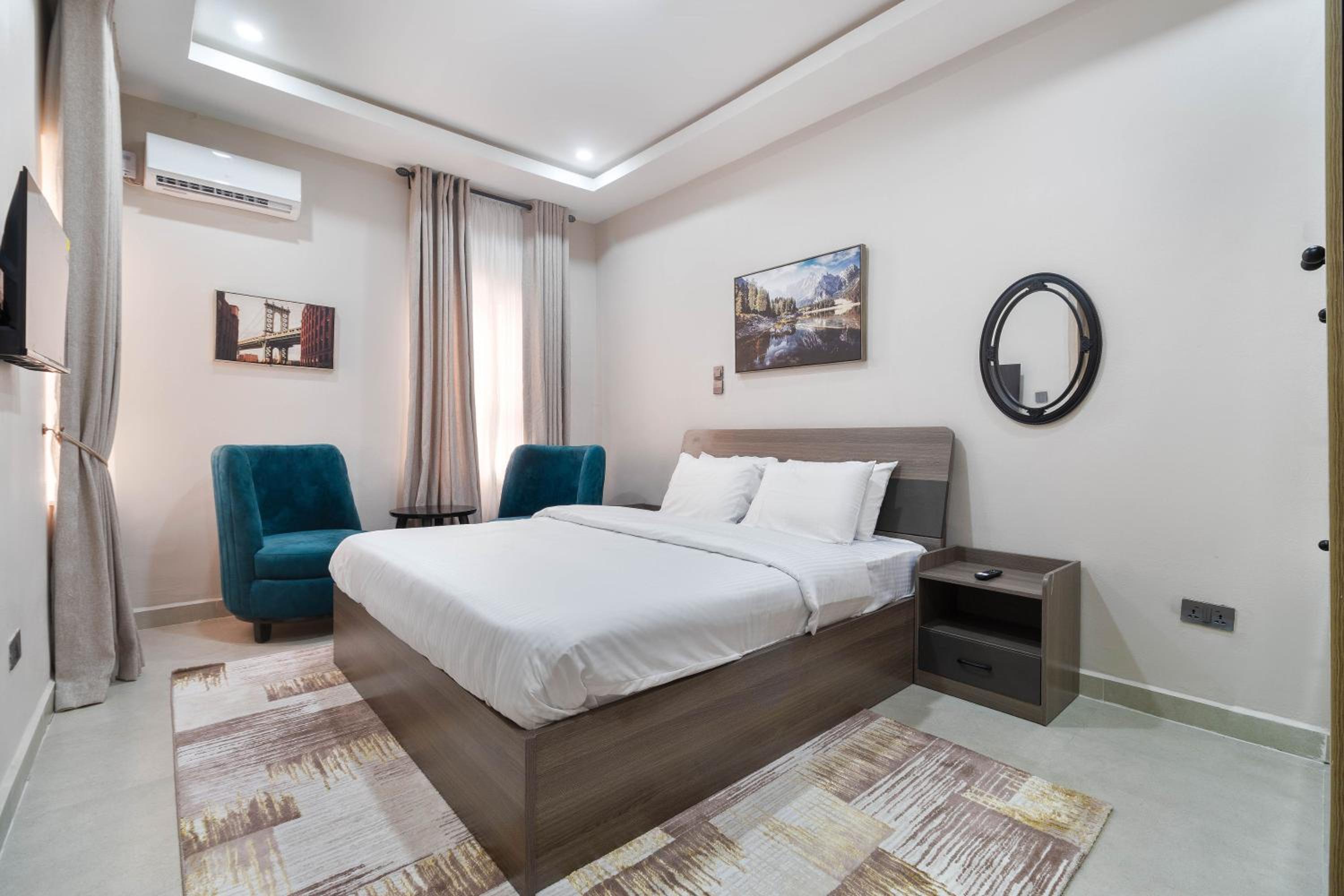 Luxury Lagos Apartment with 3 Bedrooms