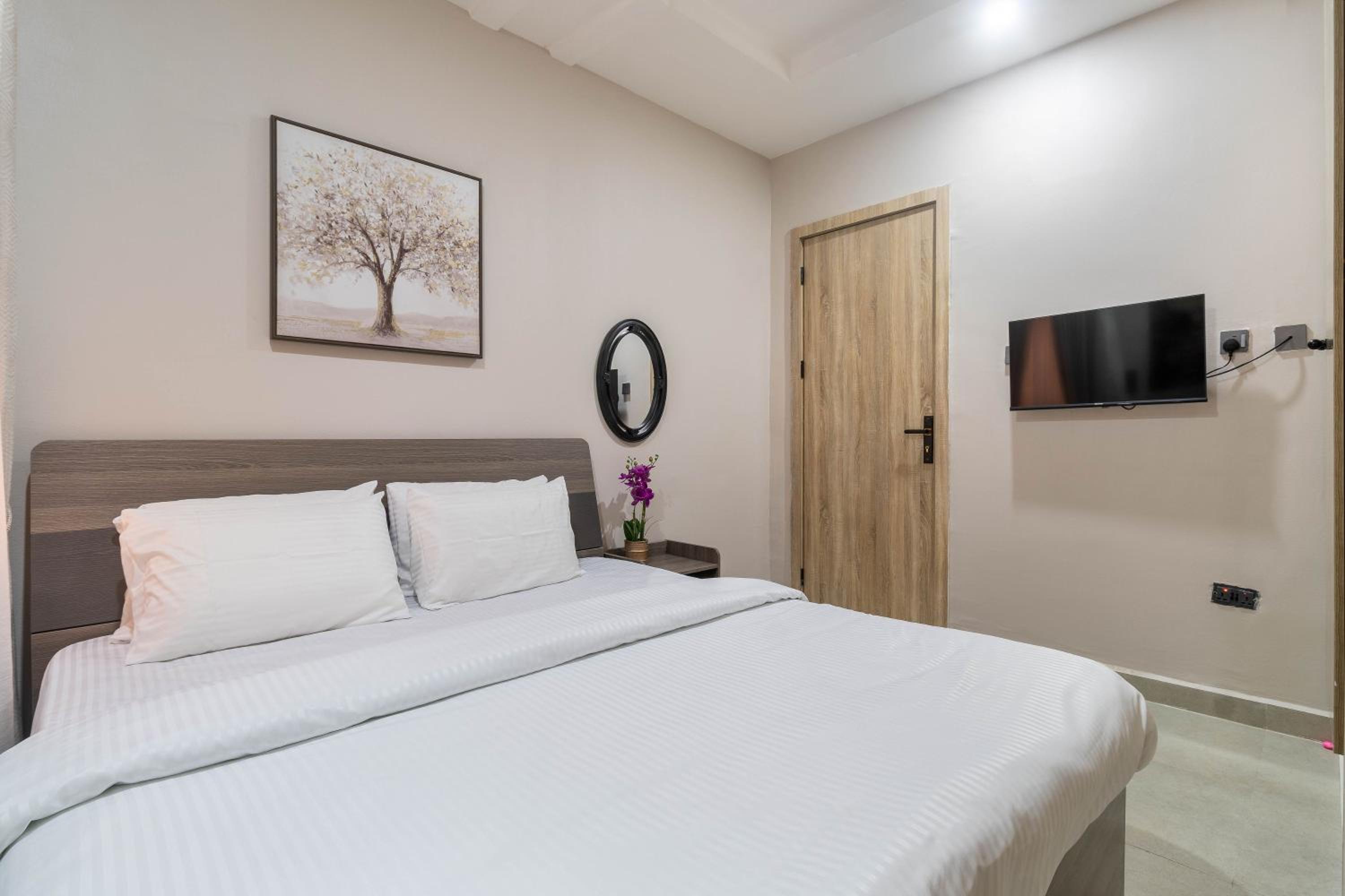 Luxury Lagos Apartment with 3 Bedrooms