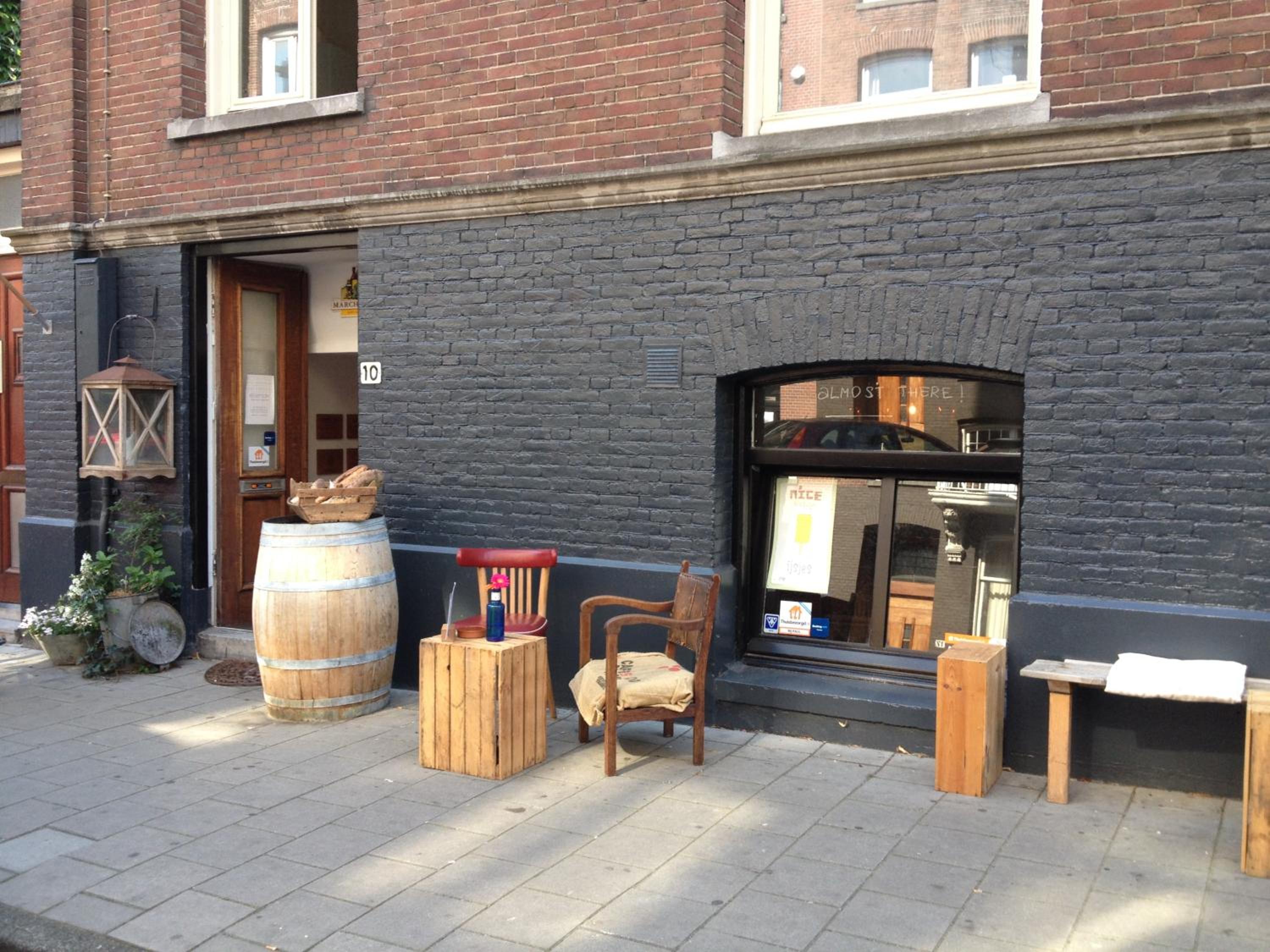 Nine-T-Teen Bed and Boutique