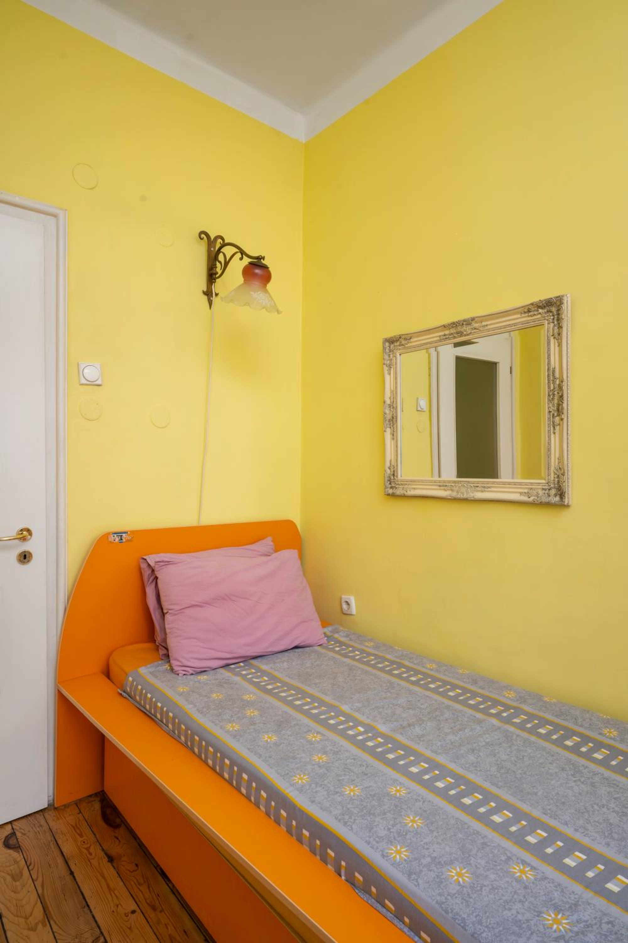 Sofia's 1BD Colourful Getaway Near NDK