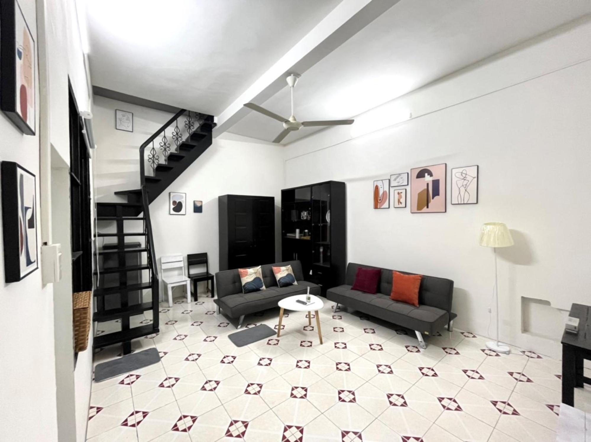 2-Floor Duplex apartment near Train Street - Quiet Local alley