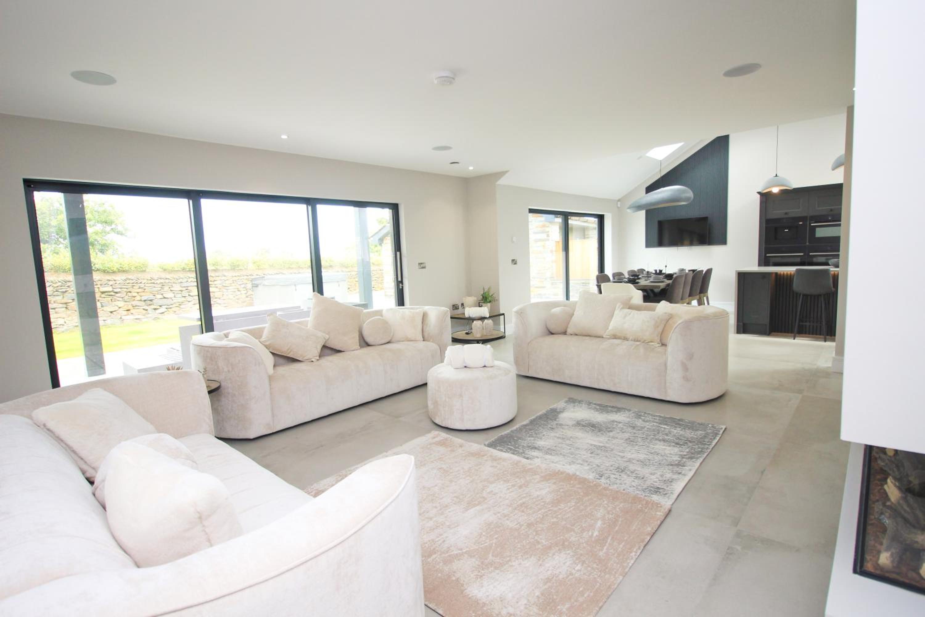 Luxury holiday home with HOT TUB