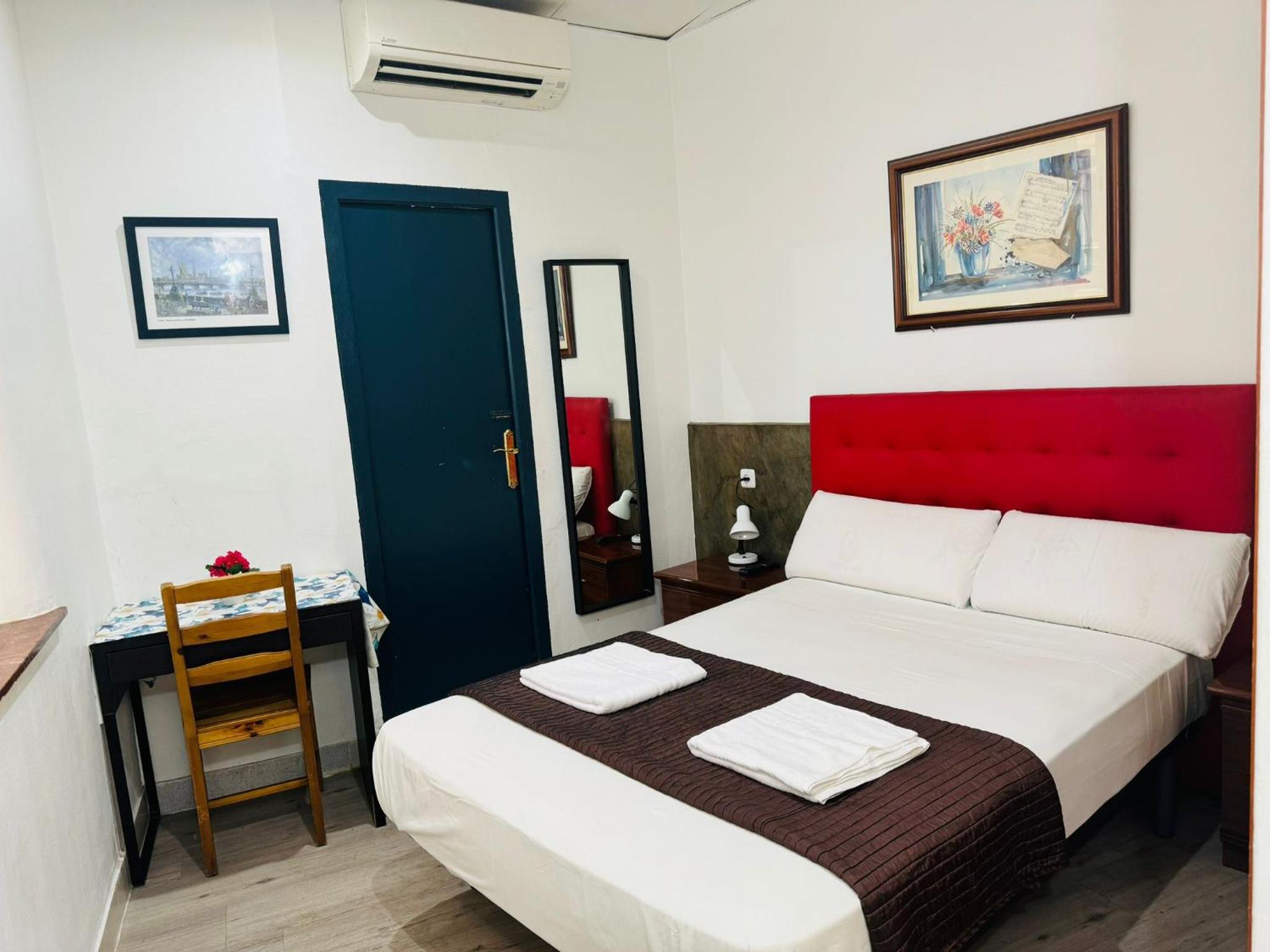 Hostal Mont Thabor