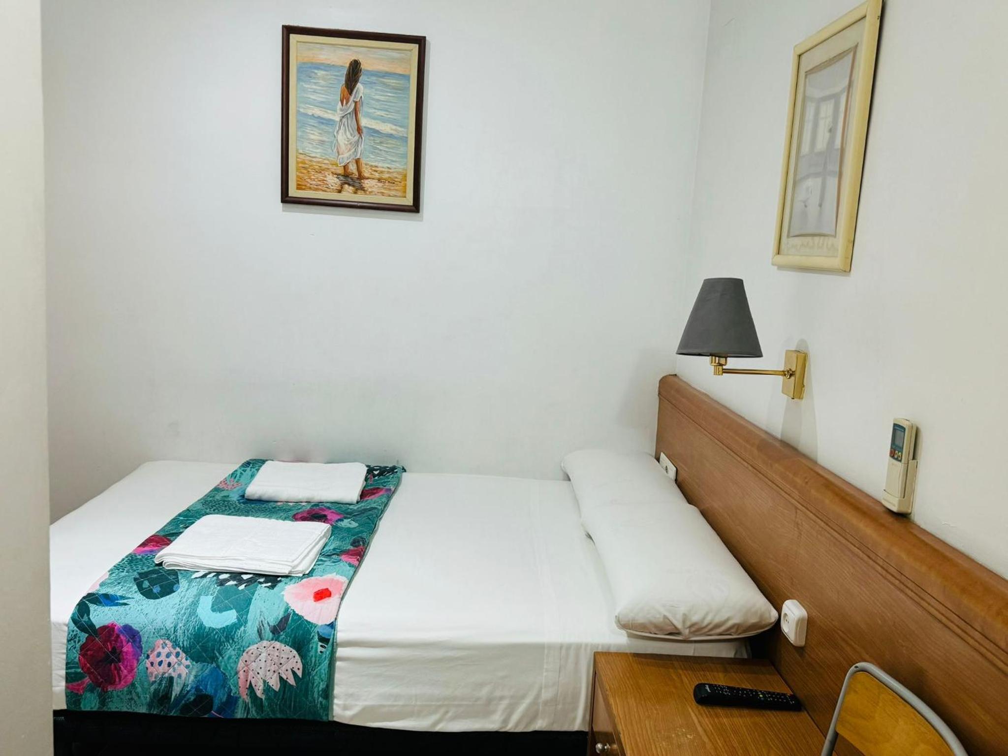 Hostal Mont Thabor