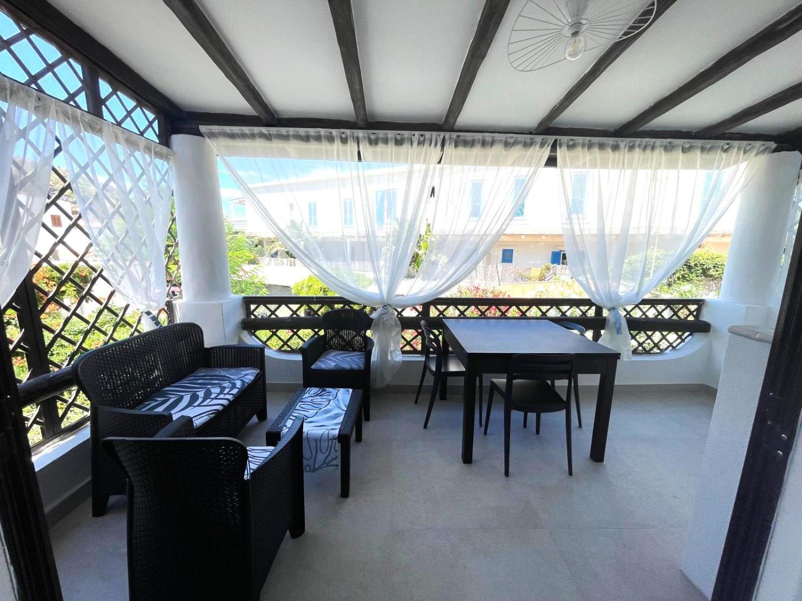 Vulcano Vacations - Kyria Luxury Apartment - Property Image 1