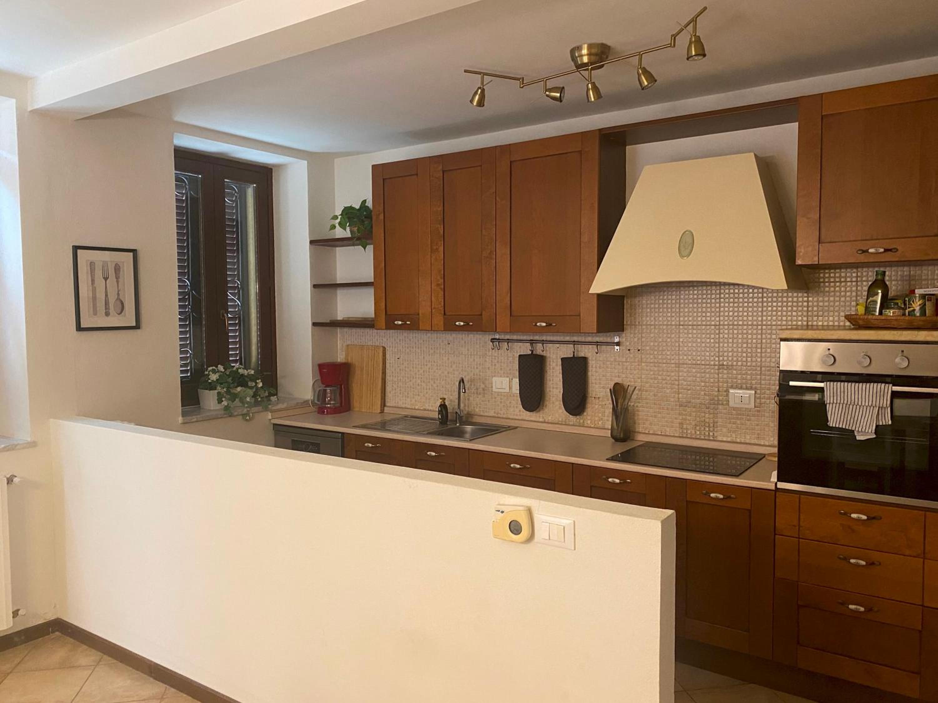 Big house in Montegrosso dAsti with room for 10 view 2