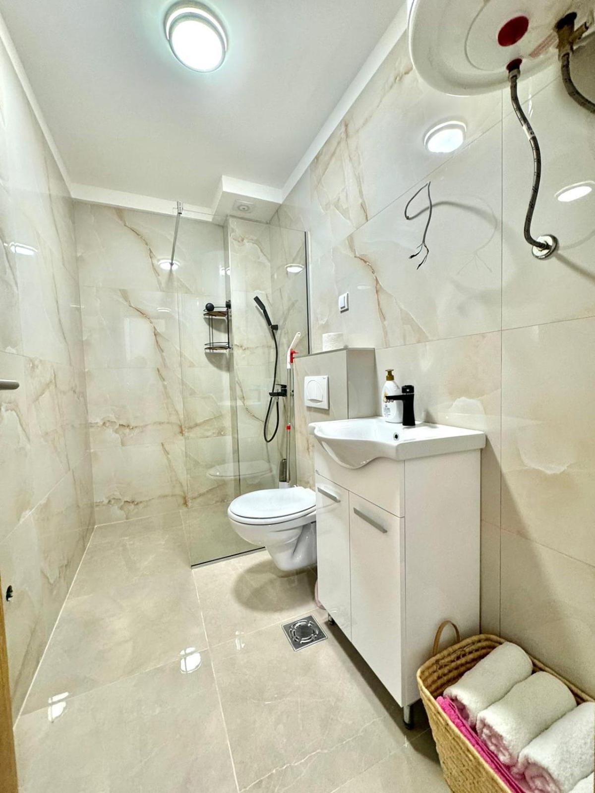 One bedroom Apartment 777 view 3