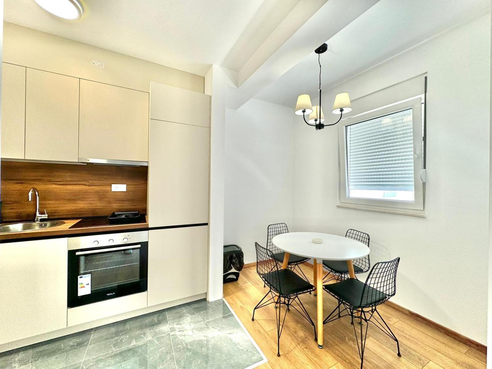 One bedroom Apartment 777 view 4