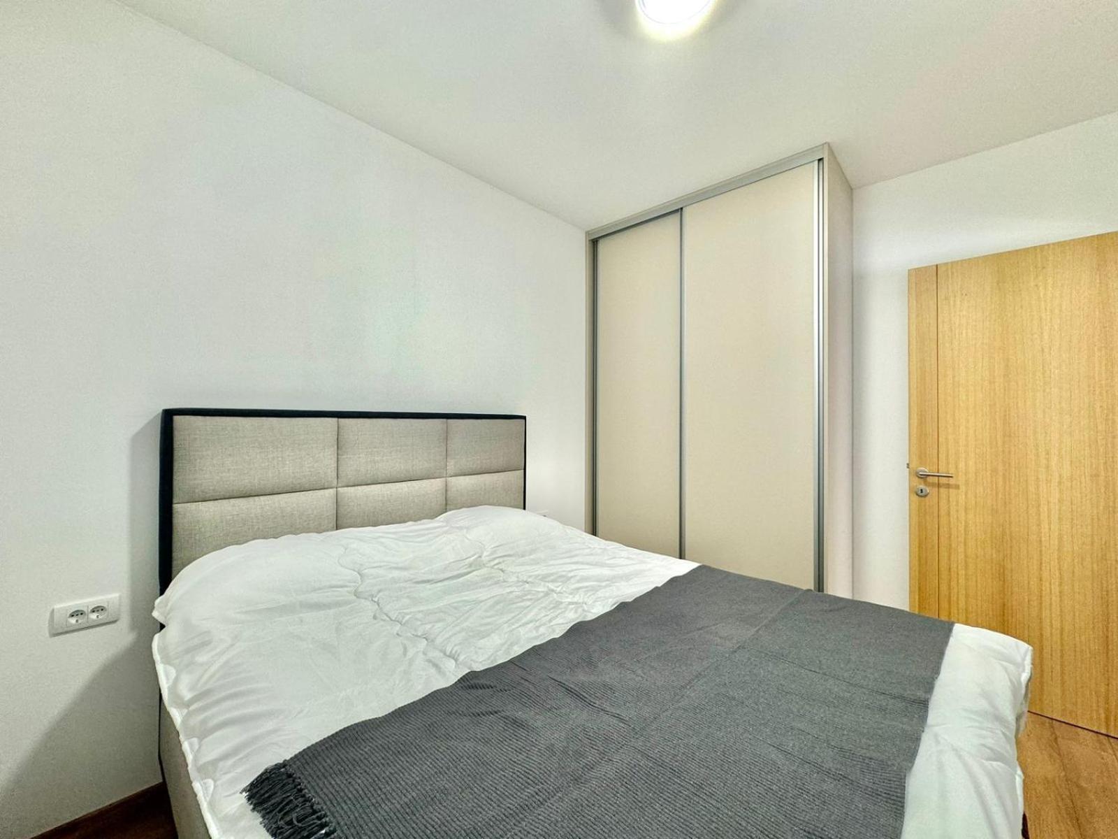 One bedroom Apartment 777 view 5