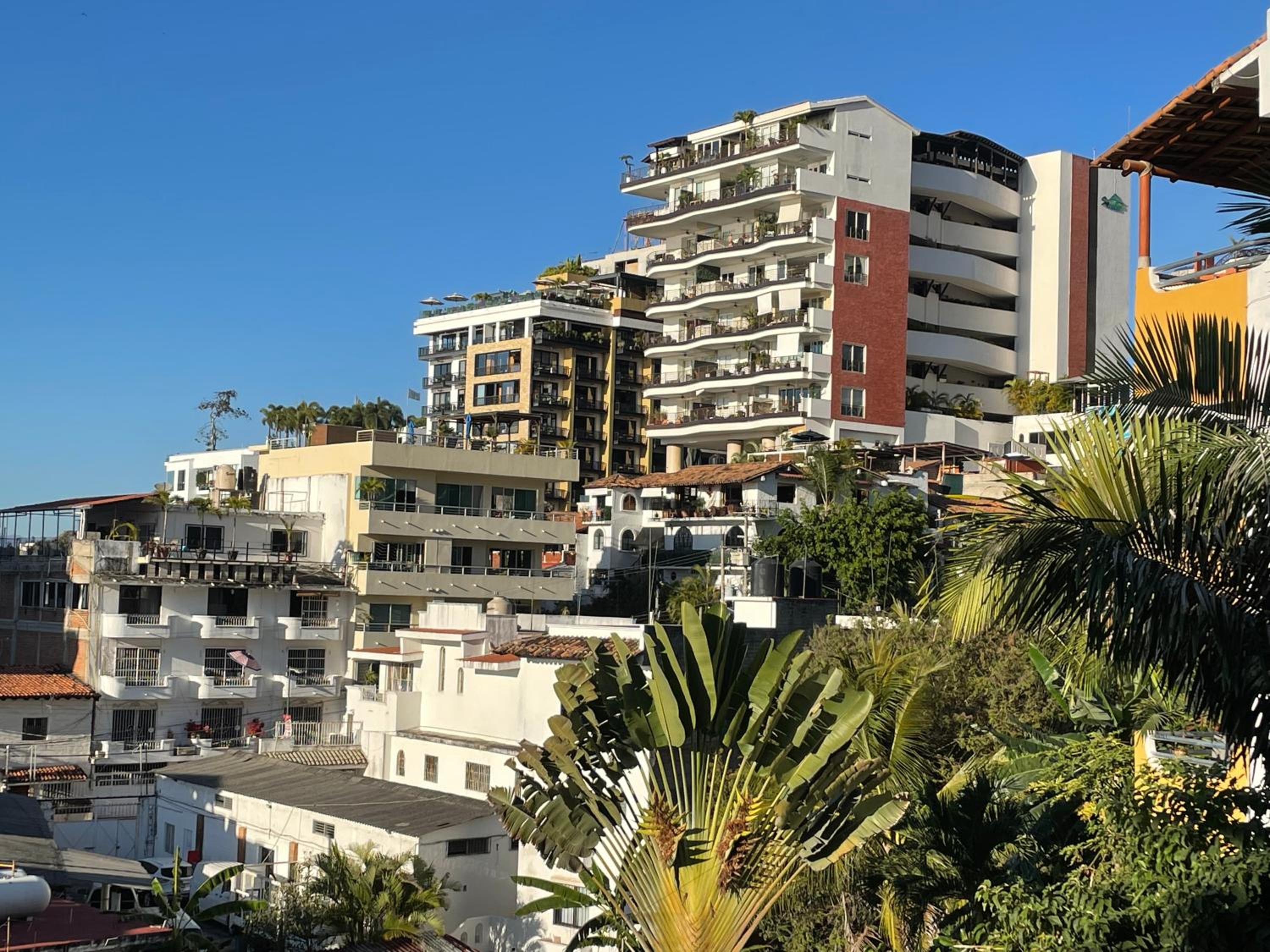 Hotel DTerrace Luxe 2bd 2ba Romantic Zone Los Muertos - Image 1