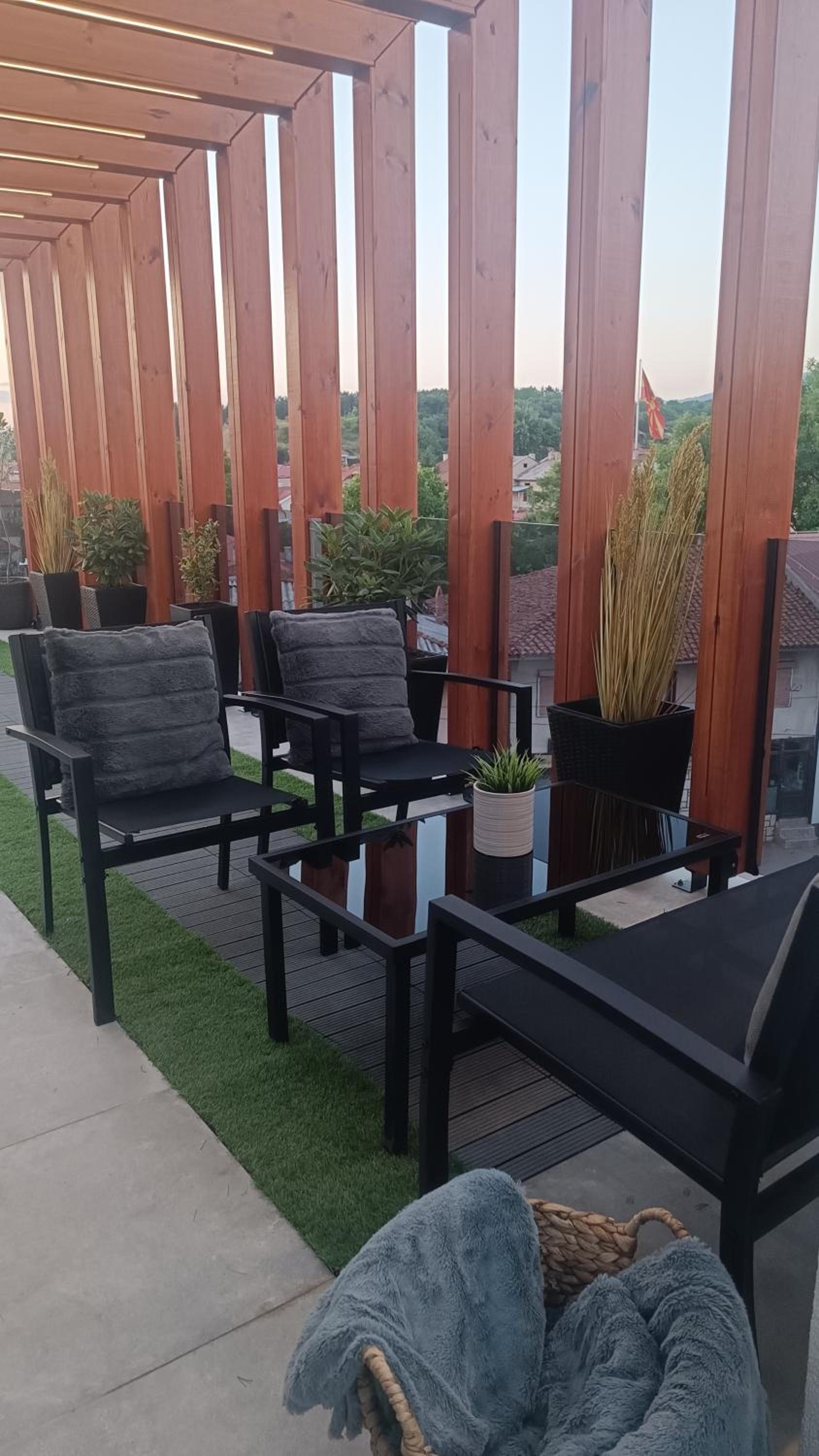 Square Luxury Apartments view 5